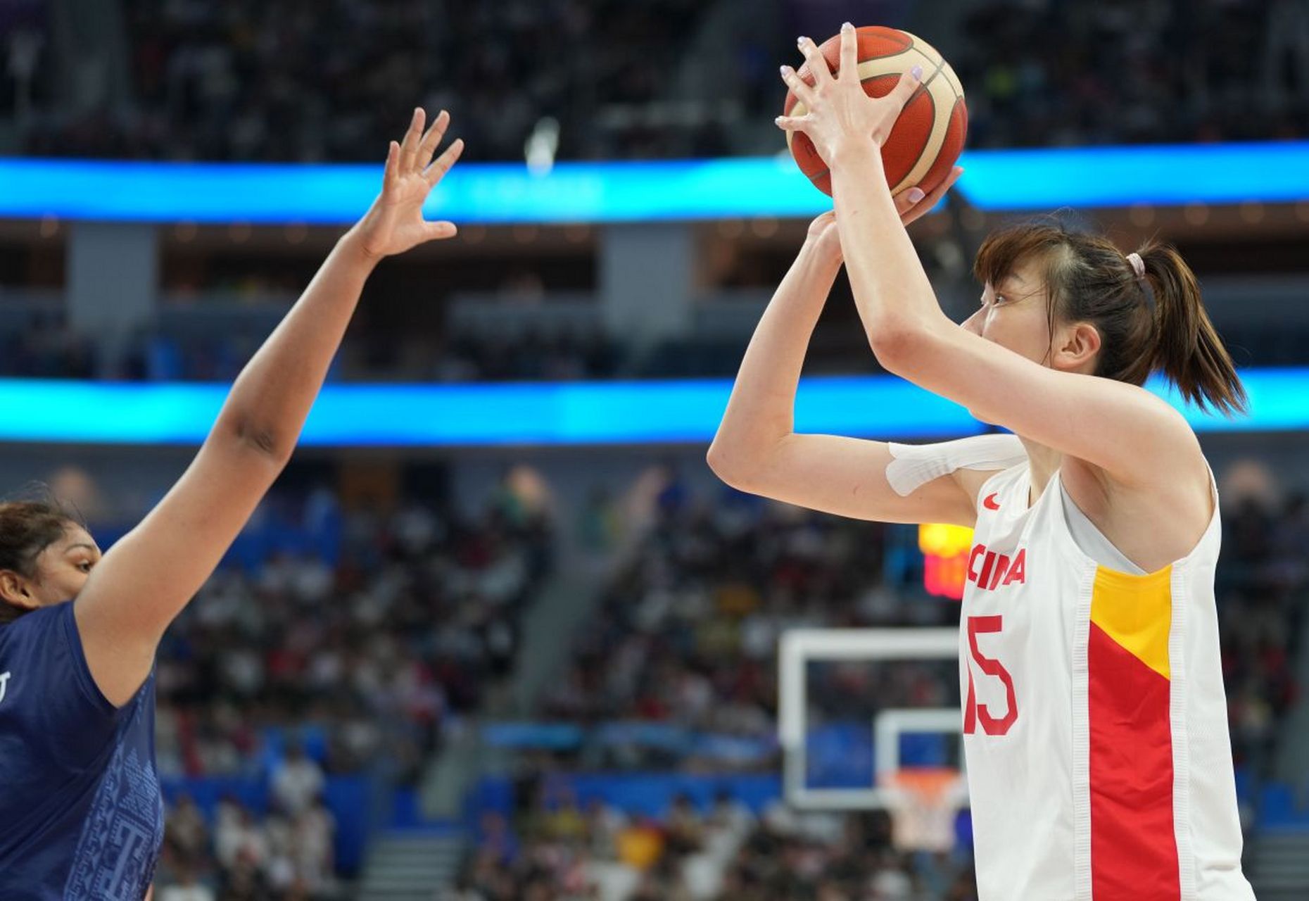 李月汝与韩旭实力对比,谁才是中国女篮第一中锋?