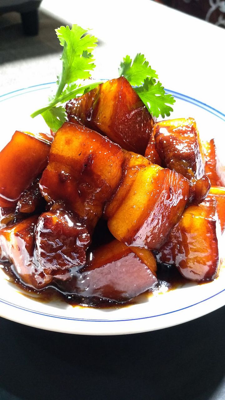 下面我为大家介绍下红烧肉的制作方法.