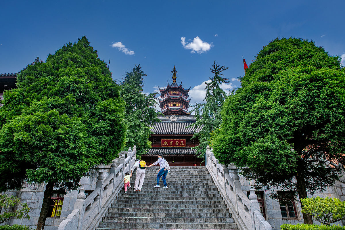 鸡鸣山寺图片