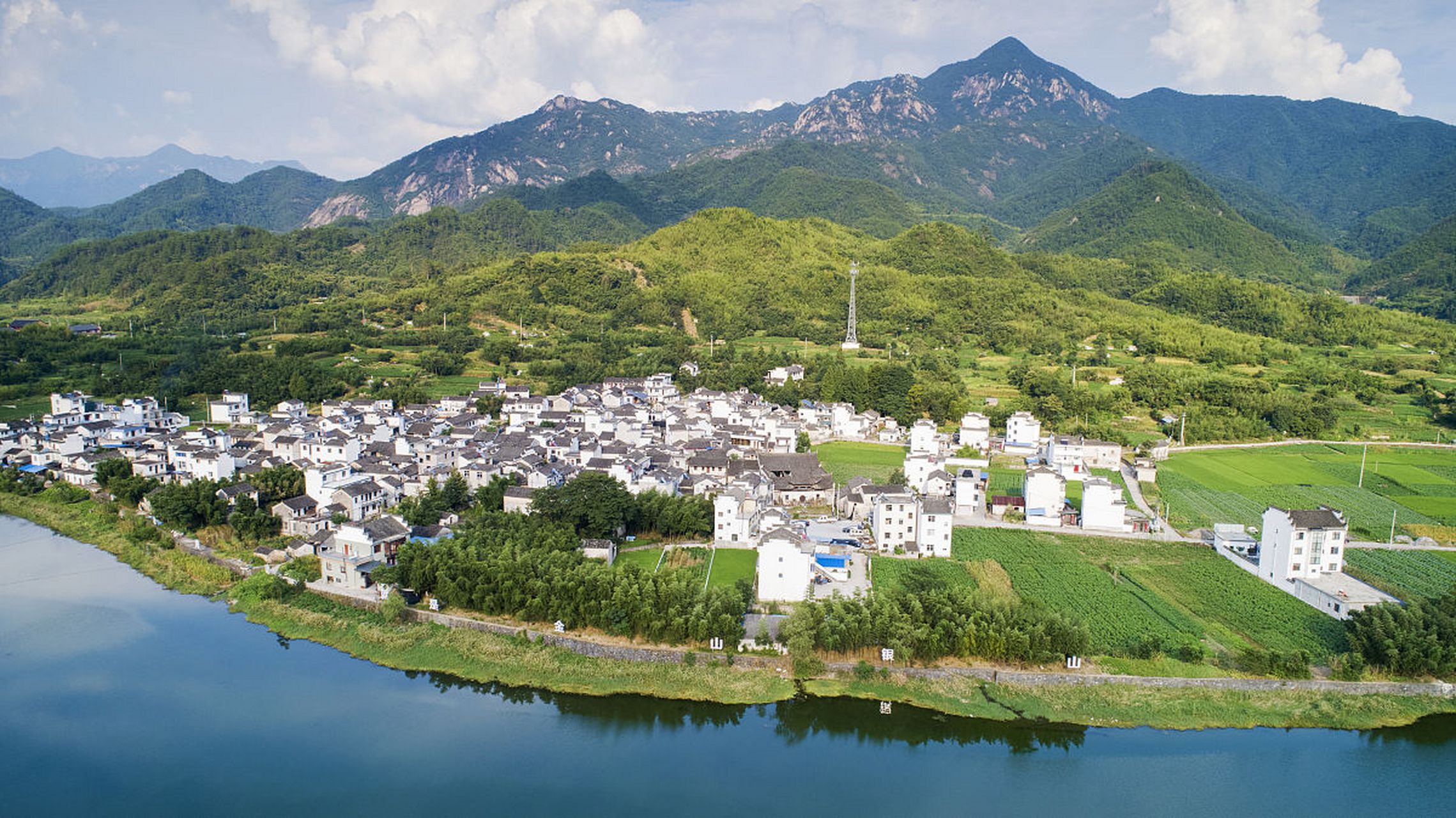 镜头里的春天# 安徽绩溪瀛洲镇是一个位于安徽省宣城市绩溪县的地方.