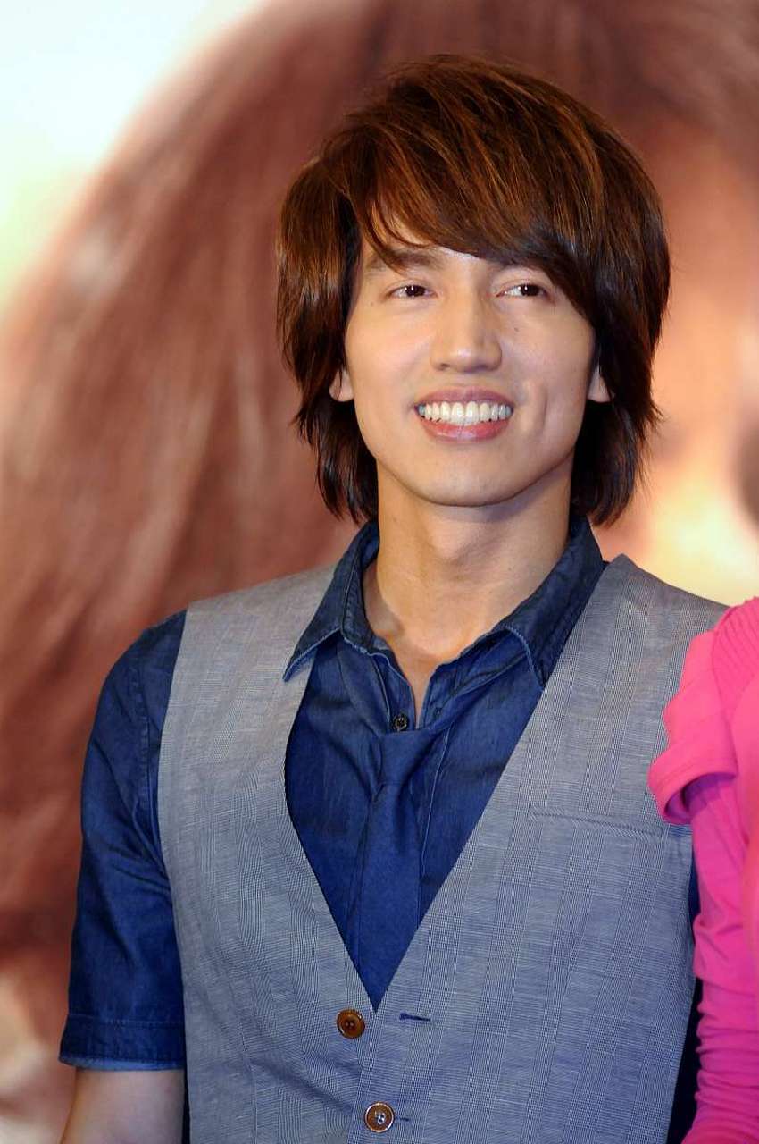 言承旭意外登上热搜,没想到节目里的他突然泪崩,透