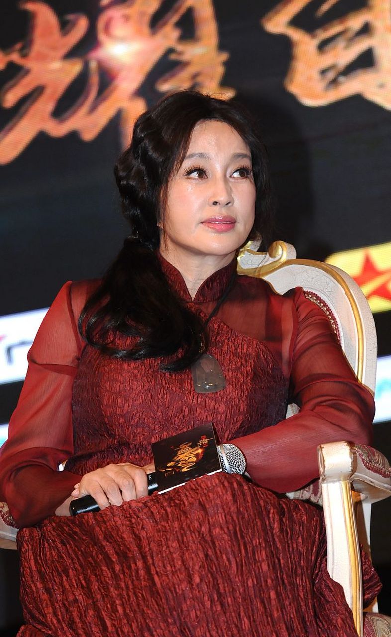 毛戈平导演选中刘晓庆来出演电视剧《武则天》,刘晓庆看完剧本后对