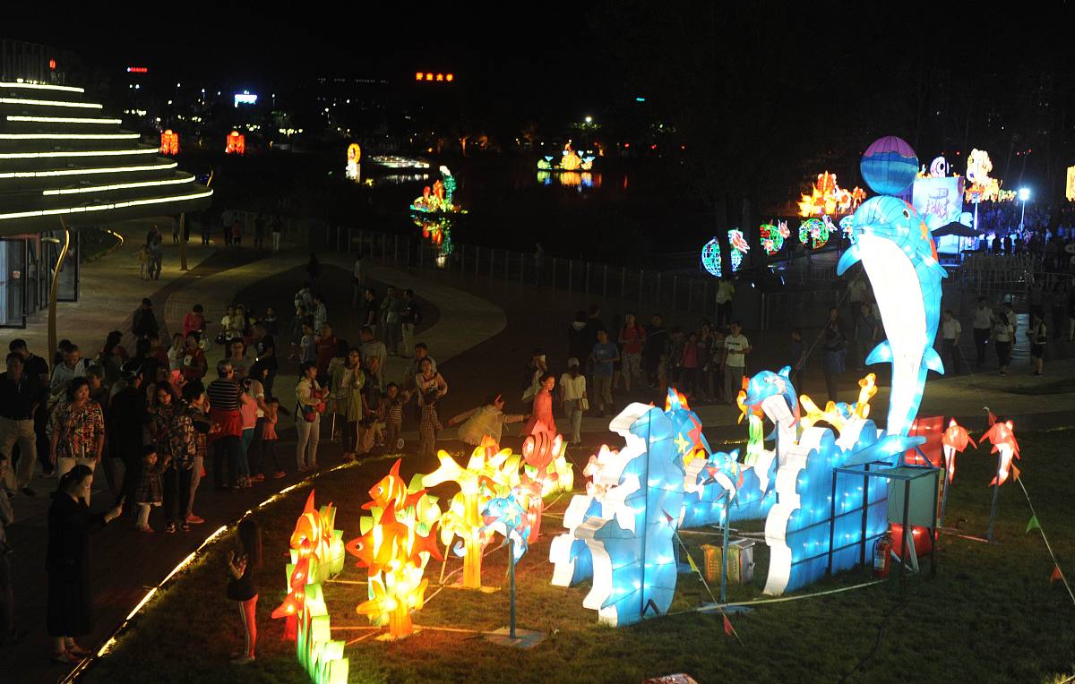 威海华夏城的夜间表演,精彩纷呈超吸引!