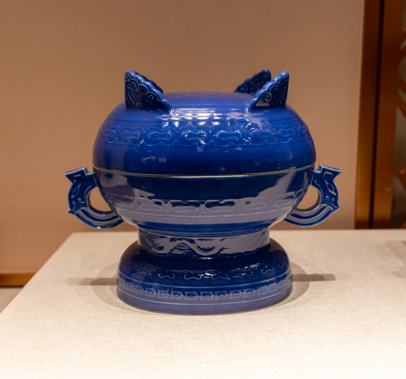 探寻千年陶瓷瑰宝,揭秘荣昌陶器"三绝"工艺与名人趣事!