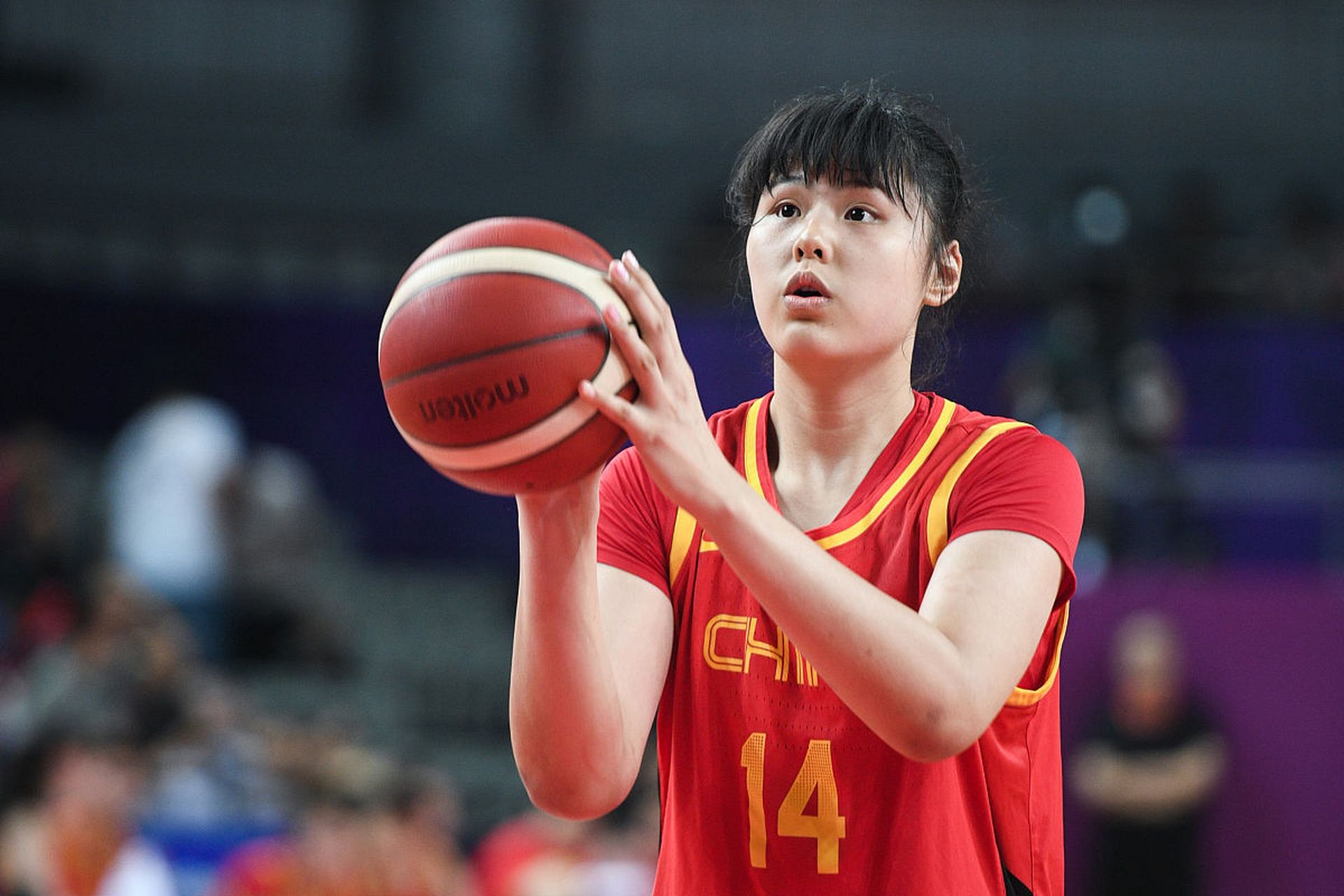 李月汝与韩旭实力对比,谁才是中国女篮第一中锋?