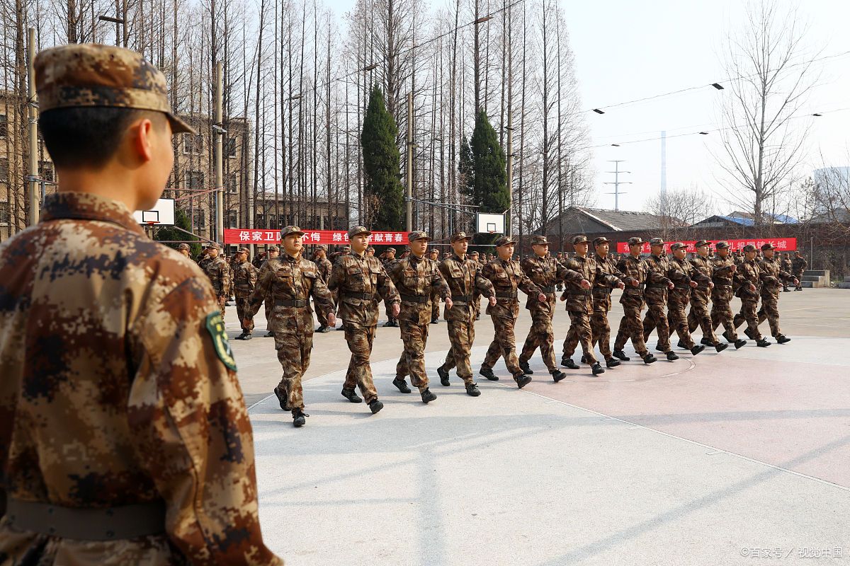 那些在不同时期展现出卓越战斗力和战术素养的步兵部队及其代表人物
