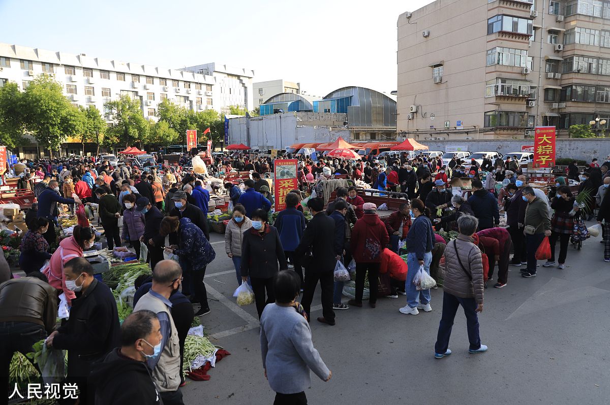 老东门早市:点燃"泉城"的第一缕烟火,寻找济南千年的市井味道