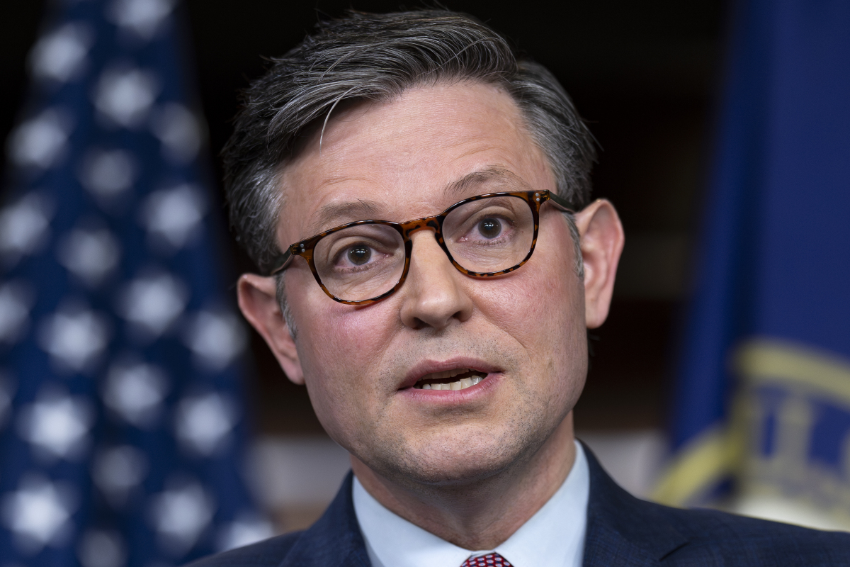 新任众议院议长麦克约翰逊表示在适当的时候弹劾拜登!