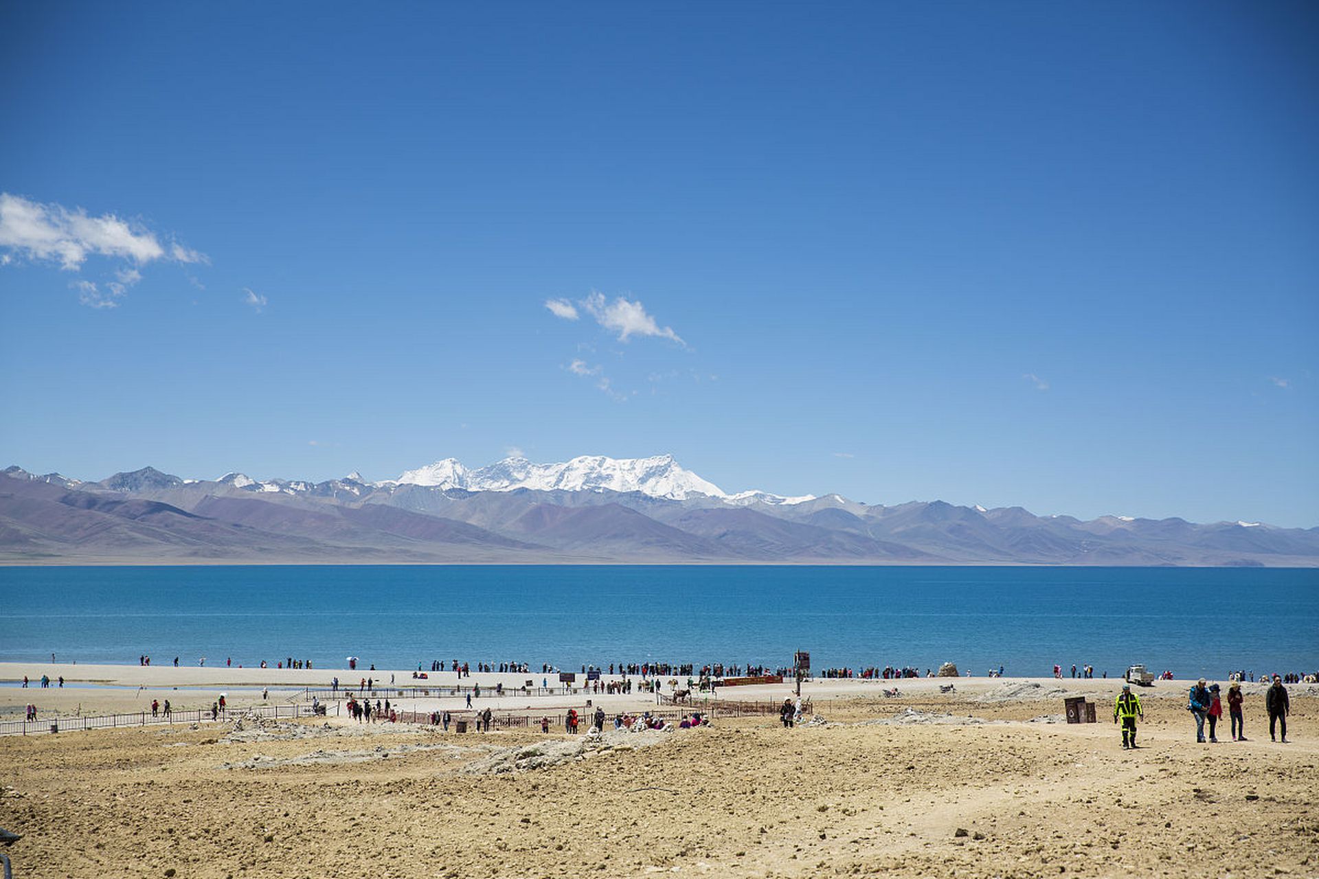 纳木错是西藏三大圣湖之一,是古象雄佛法雍仲本教的神湖,为著名的佛教