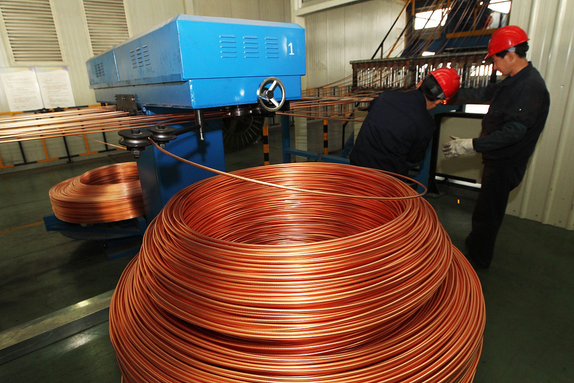 其中沪铜期货窄幅震荡为主,截止发稿主力合约小幅下跌0.15%,报68690.