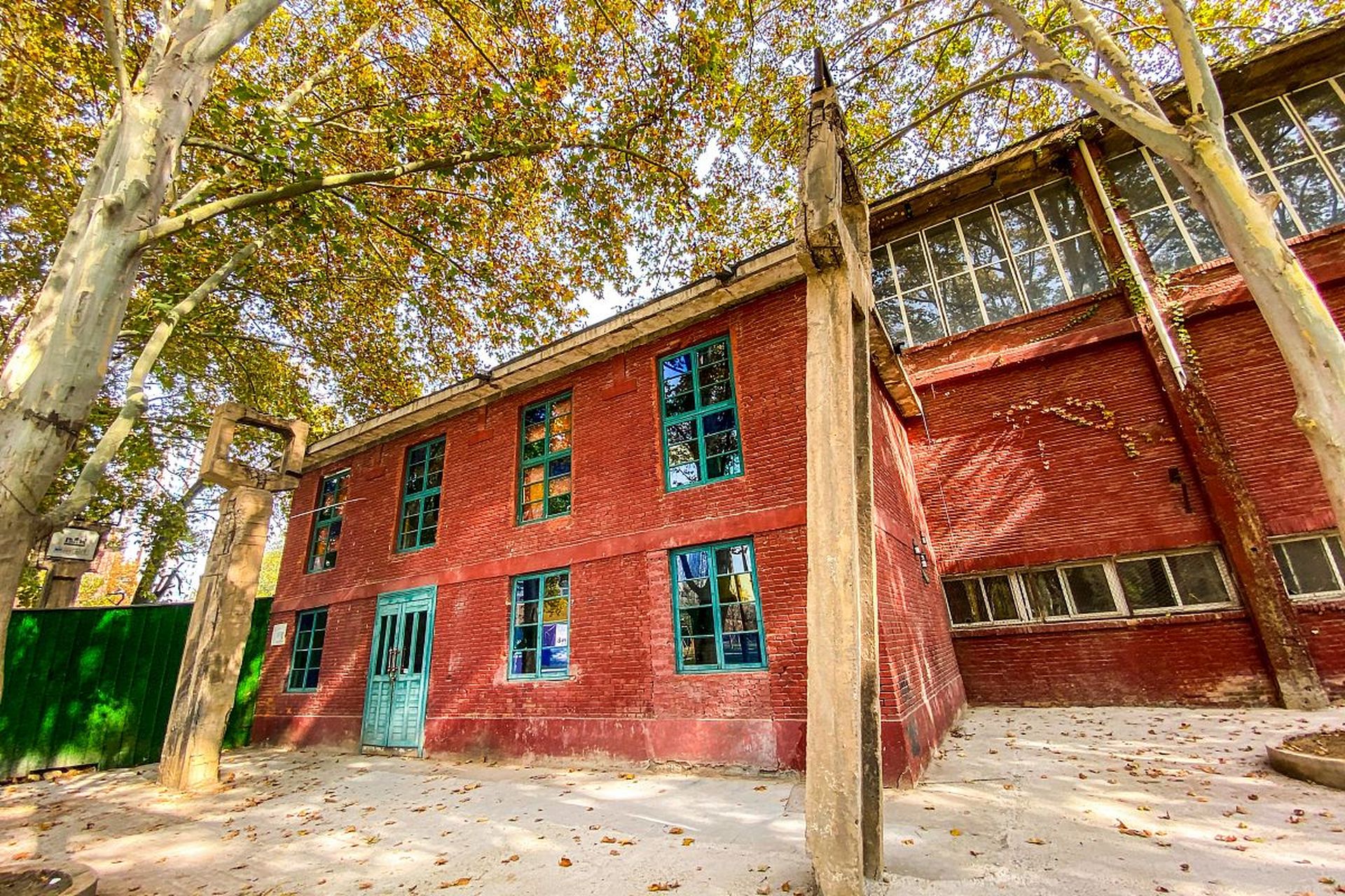 郑州城市漫游# 郑州二砂,曾经的工业传奇,如今的文化地标.