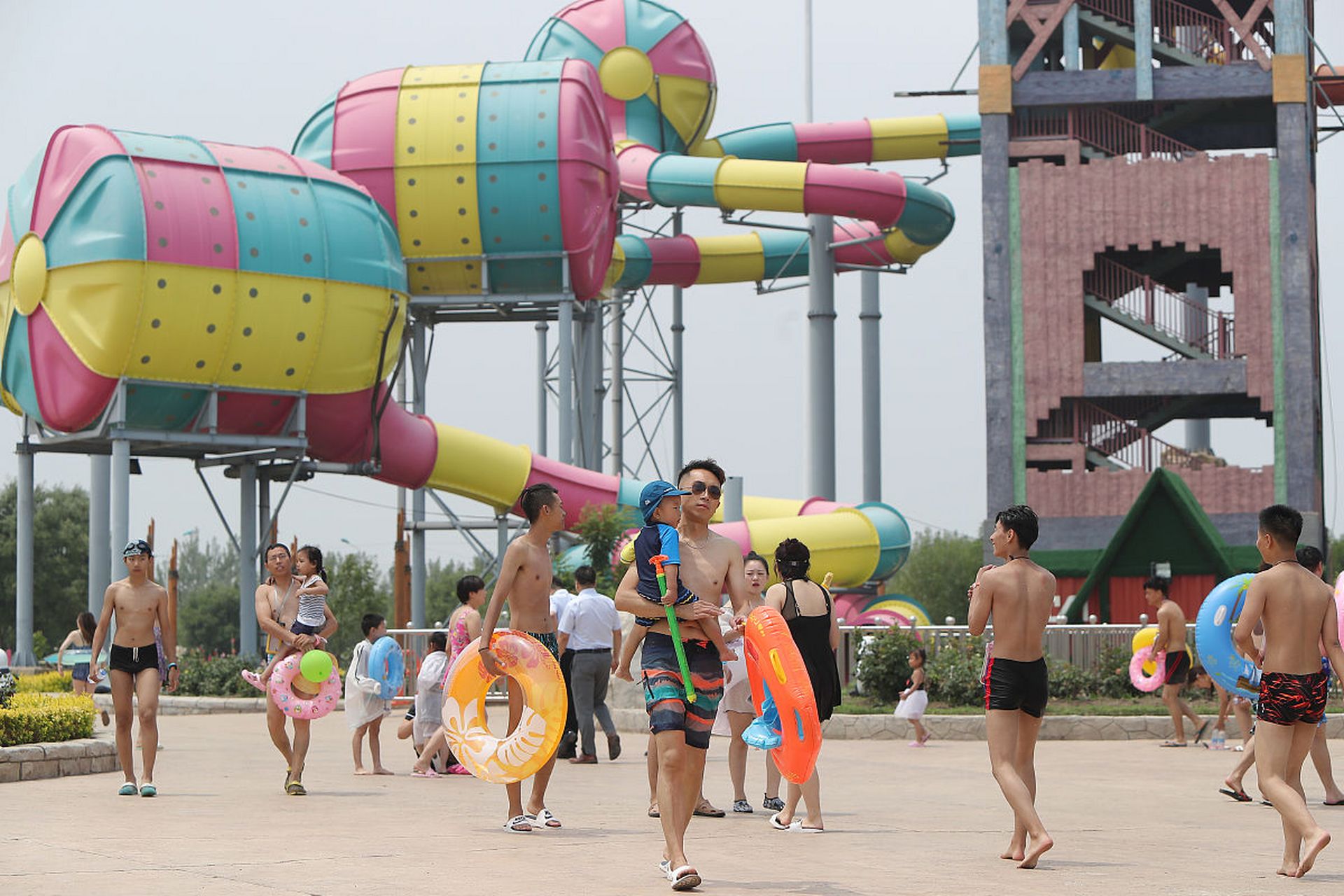 镜头里的春天#  南阳水上乐园,这个春天,仿佛变成了一个梦幻般的童话