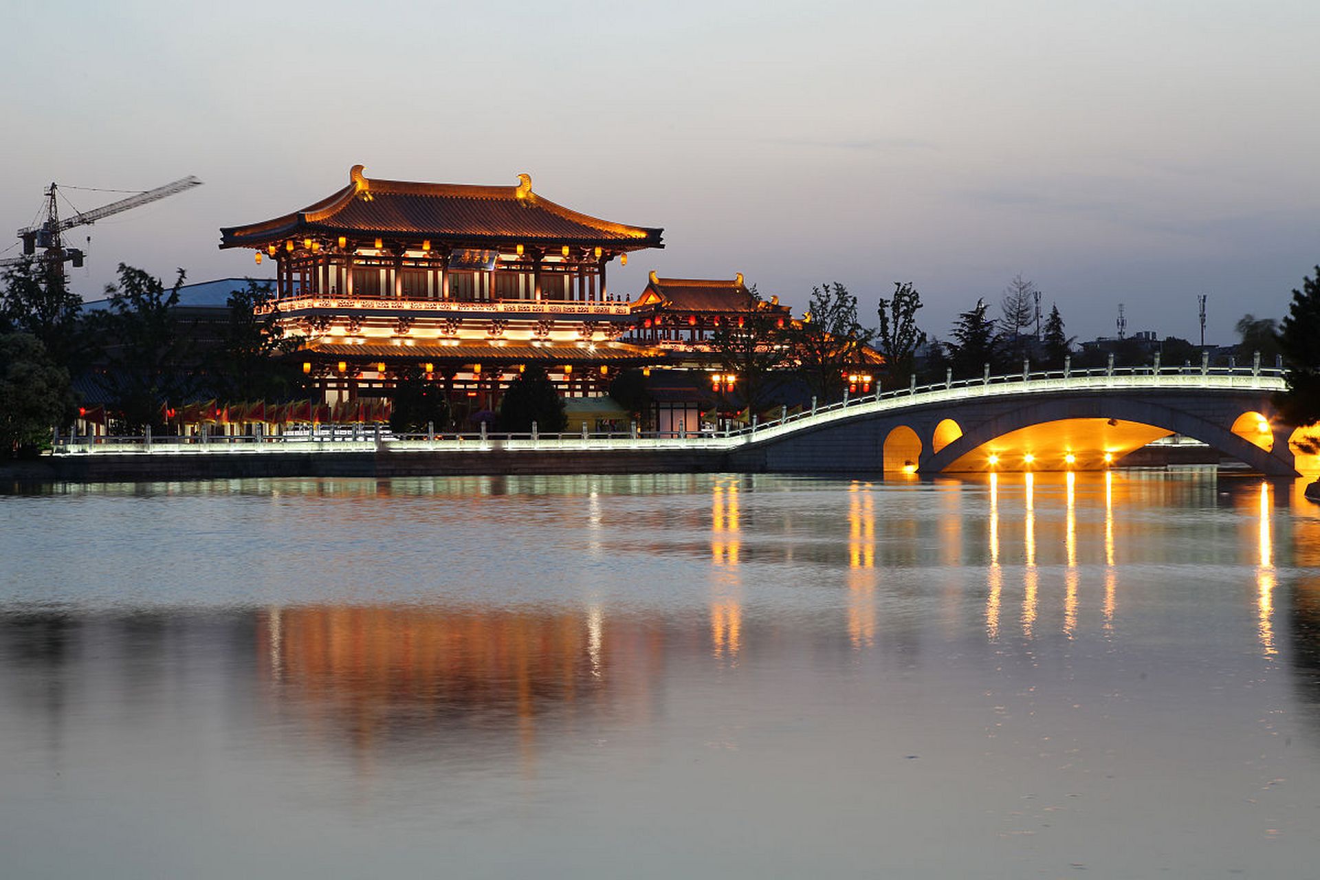 我给大家介绍一个国家5a级旅游景区:西安市大明宫旅游景区.