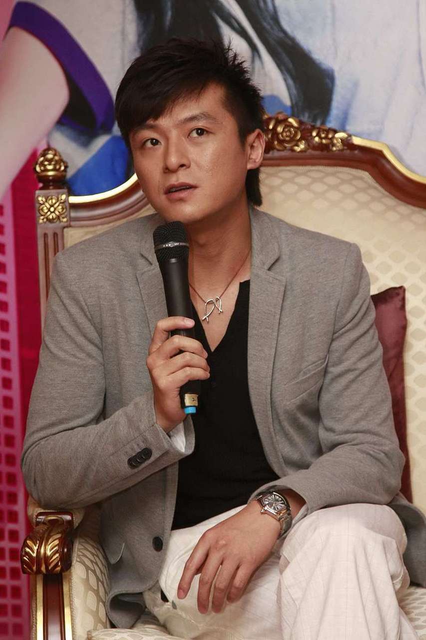 42 岁的朱雨辰,至今单身,他妈妈曾看上霍思燕,想让她当儿媳,霍思燕吓