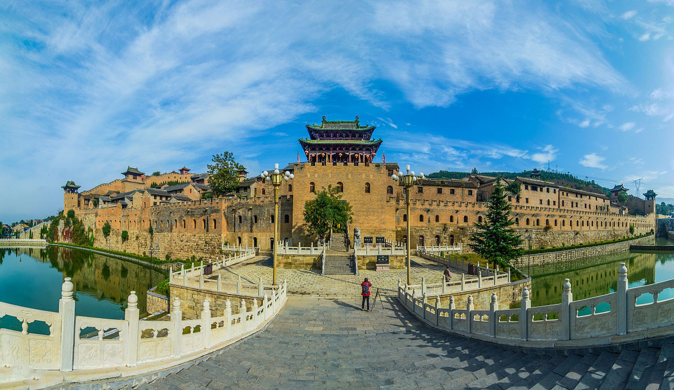 湘峪古堡位于山西省晋城市沁水县,是一座历史悠久的城堡,具有丰富的