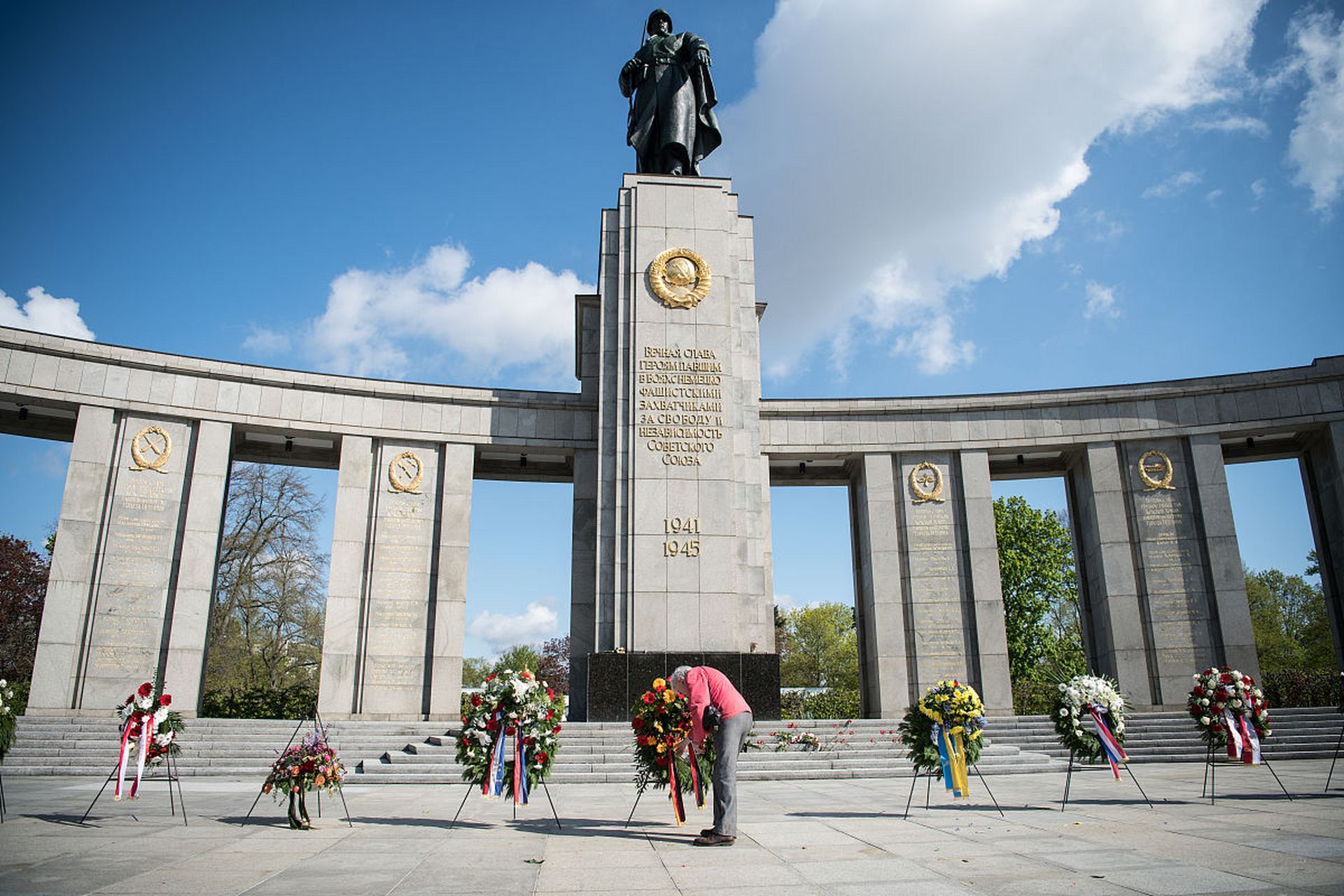 乌克兰苏军纪念碑图片