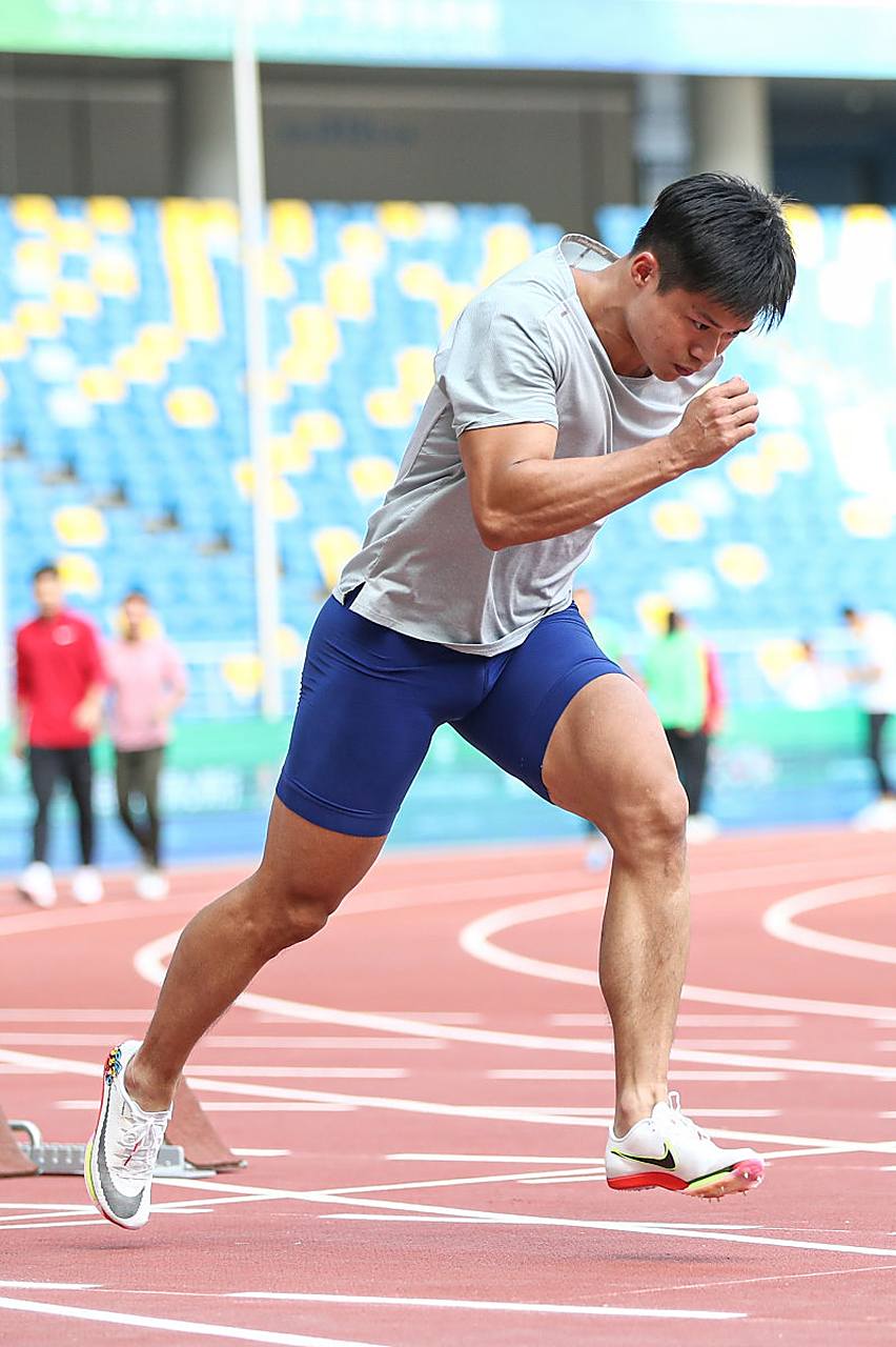 比赛中,苏炳添的状态非常好,夺冠可以说是毫无悬念,祝