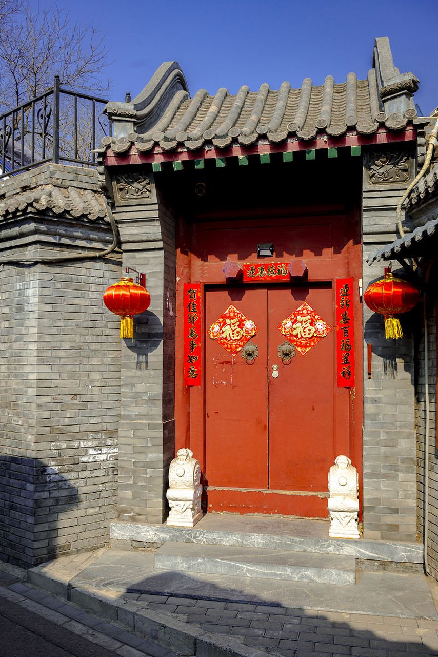 中国古建筑四合院,大门形式之金柱大门  这是一种门扉安装在金柱(俗称