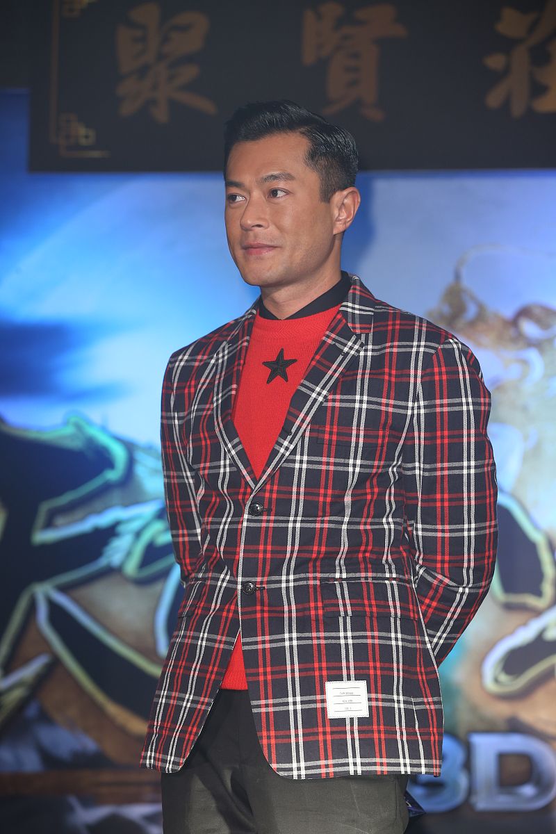 古天乐,这位传奇的香港演员,竟然出席了lv大秀,引发了娱乐圈和时尚界