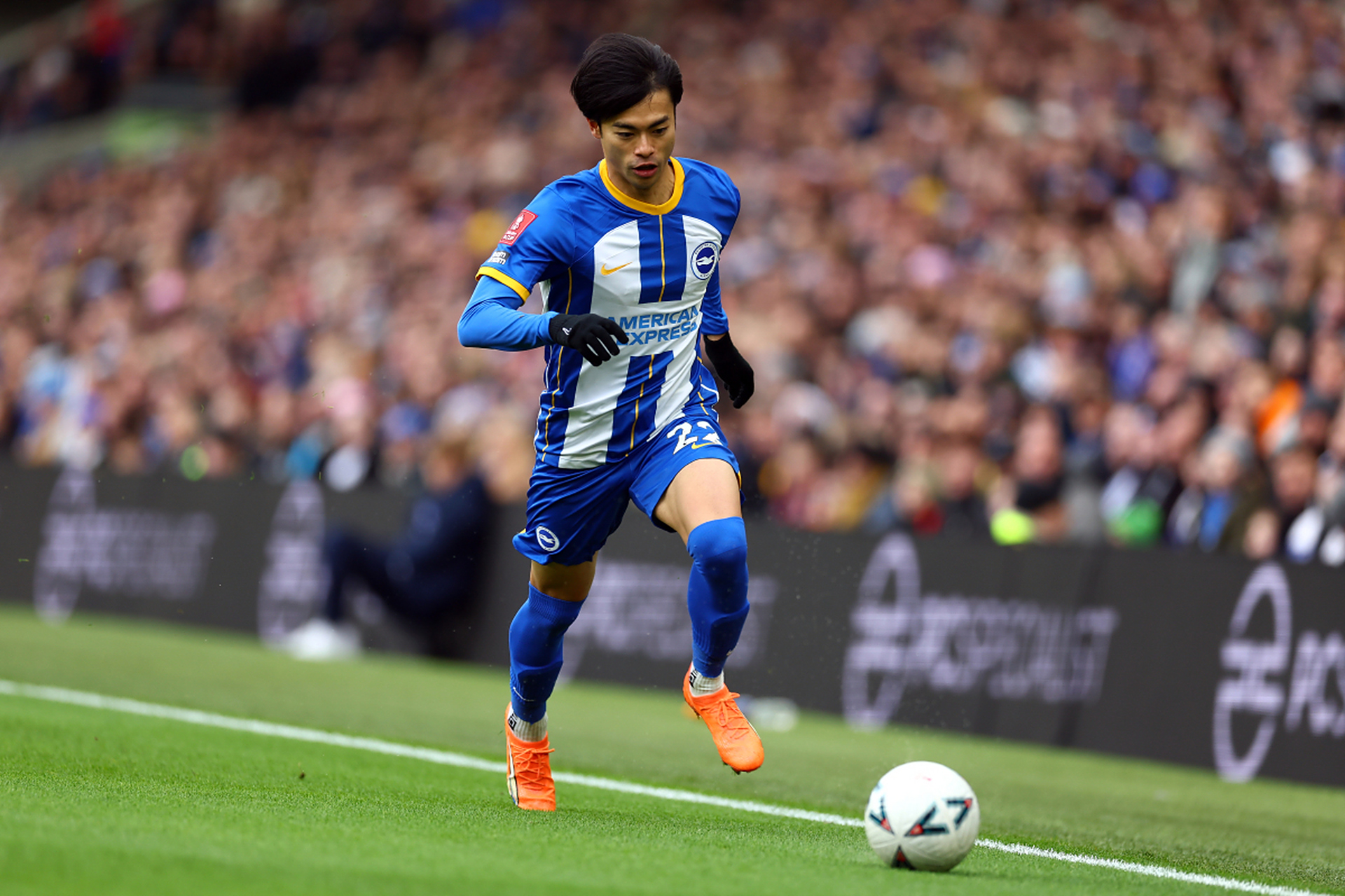 今日,在其新书签售会上,三笘薰接受采访时表示:虽