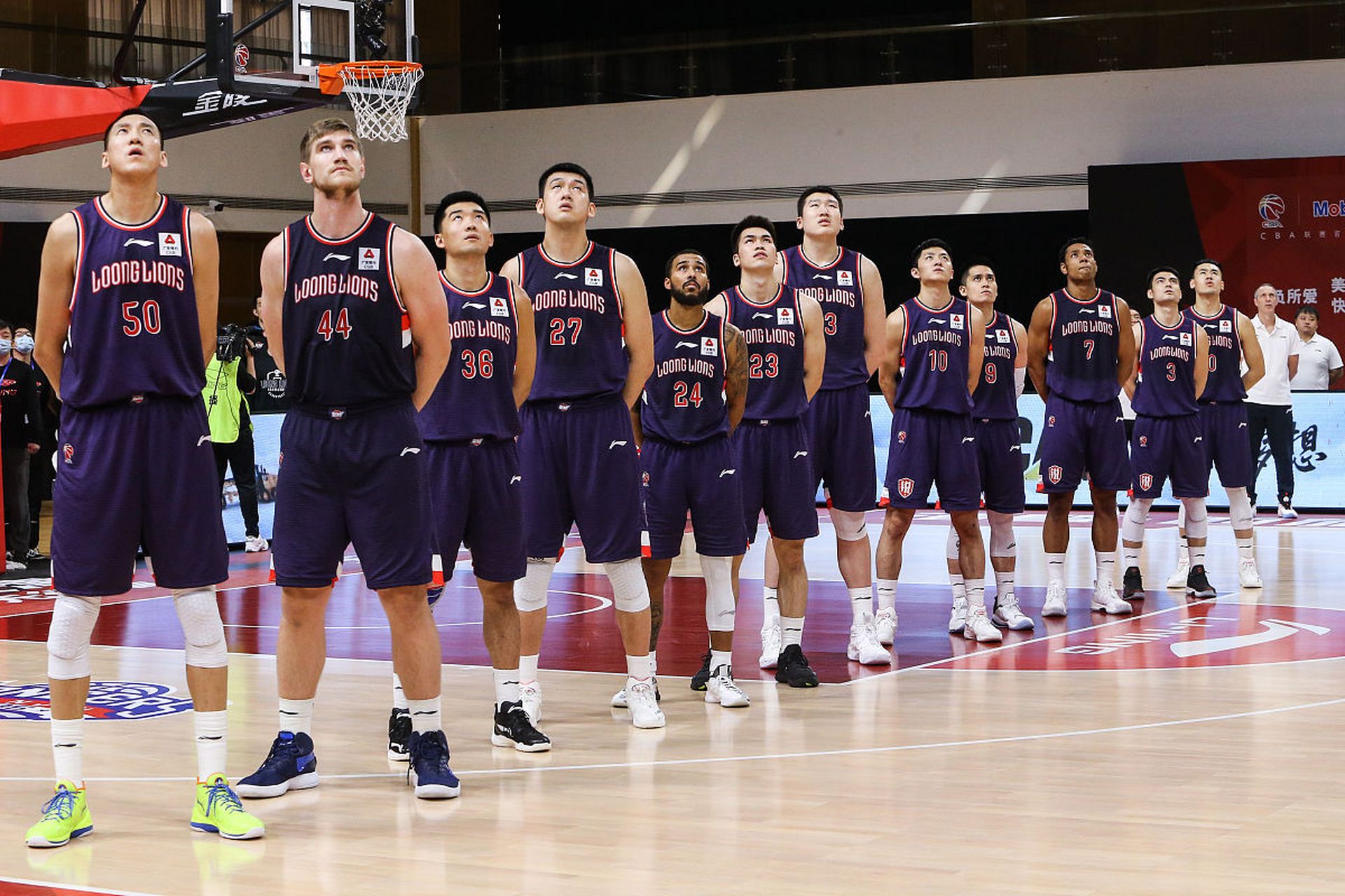 阿根廷男篮奥运首发五虎及年薪一览: 1.