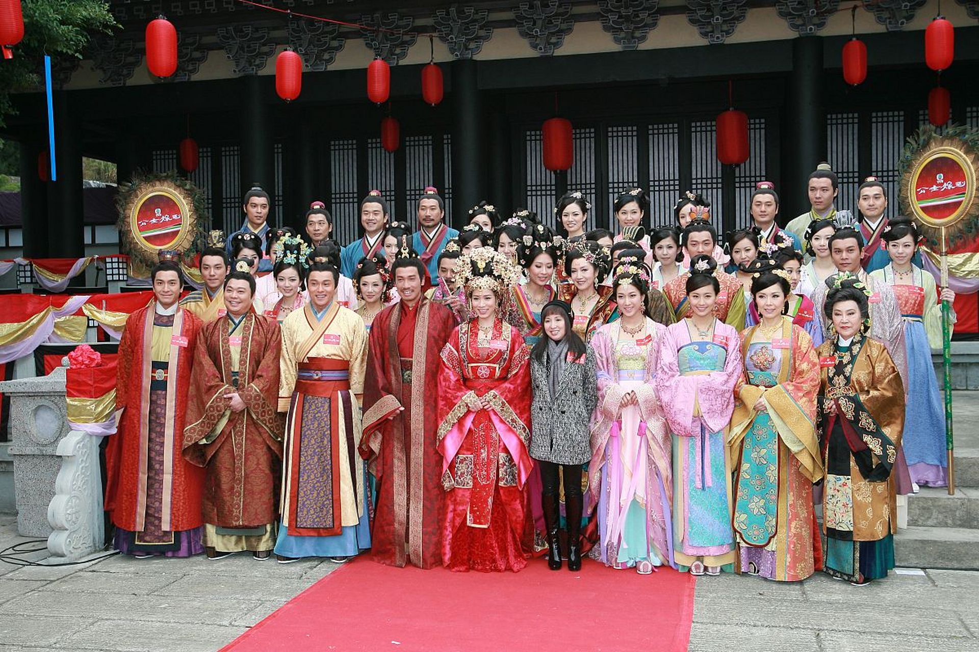 古代皇帝选秀女过程非常苛刻,最后的秀女体检环节更是细致入微.