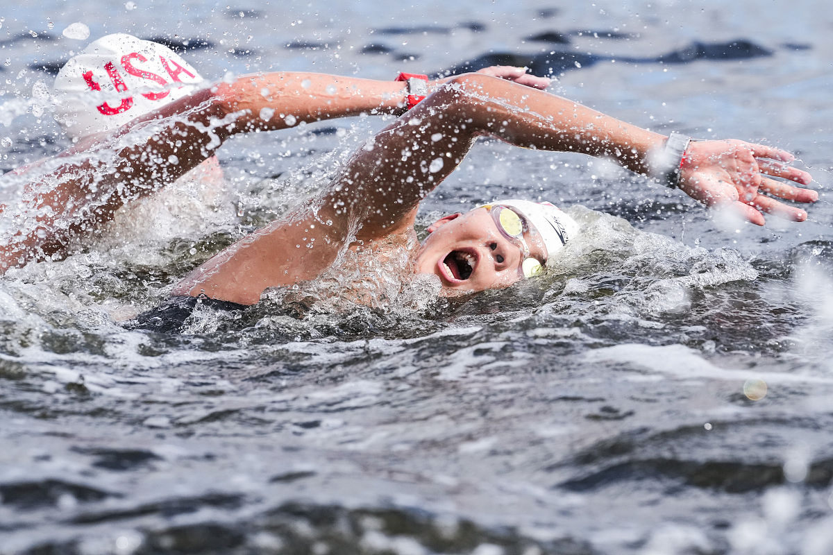 吴姝彤夺得杭州亚运会马拉松游泳女子10公里金牌