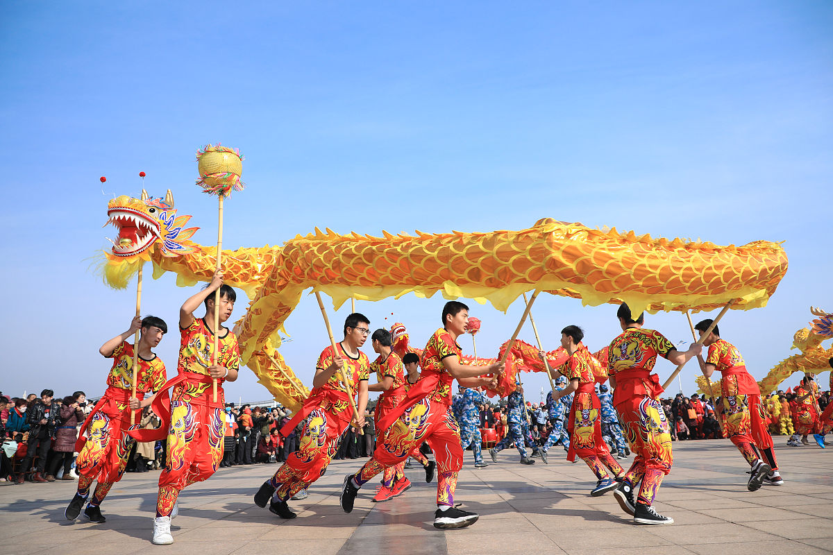 剪龙尾风俗图片