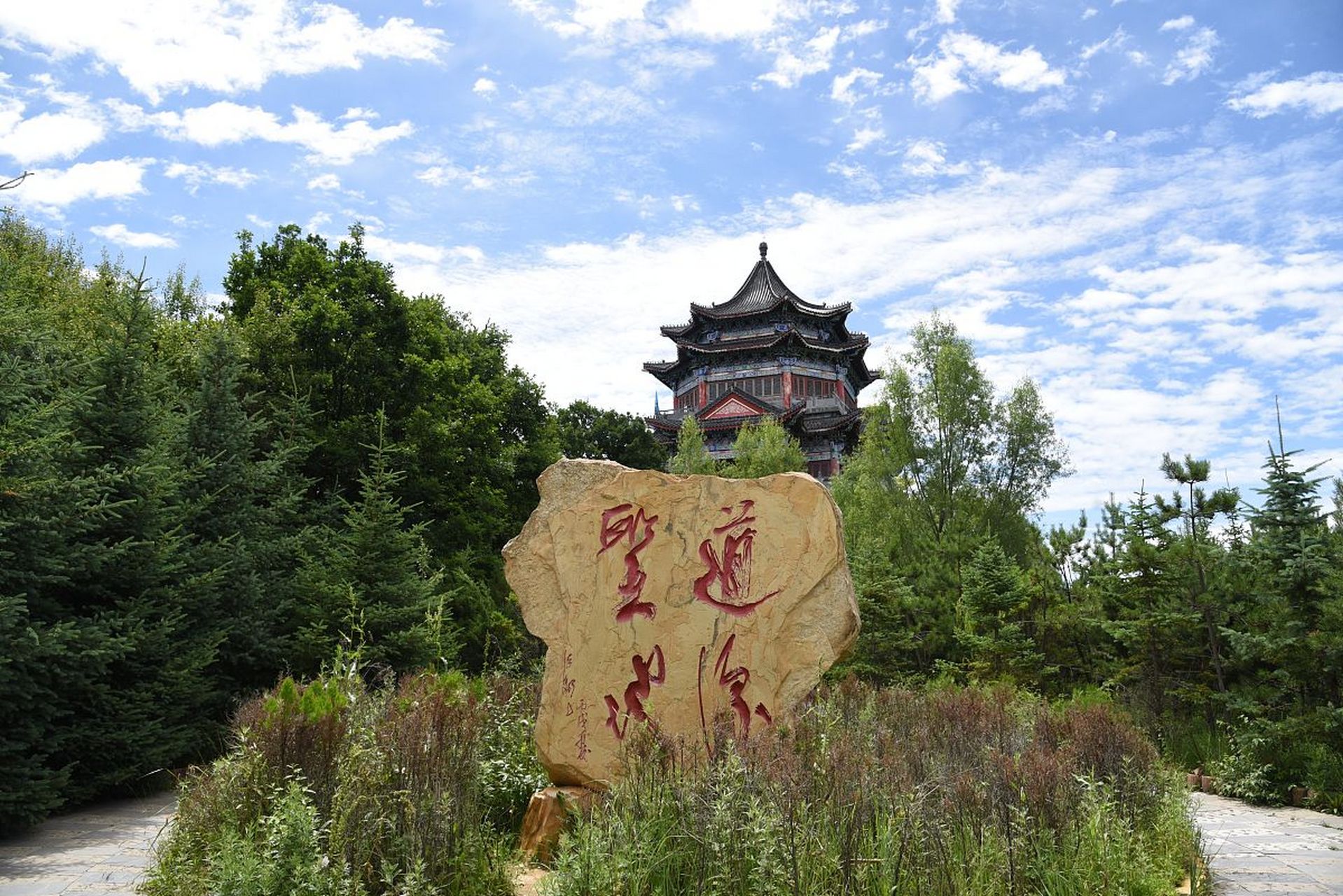 再到闻喜文庙,陈家庄园和郭家庄仇氏石牌坊,每一个景点都散发着浓厚的