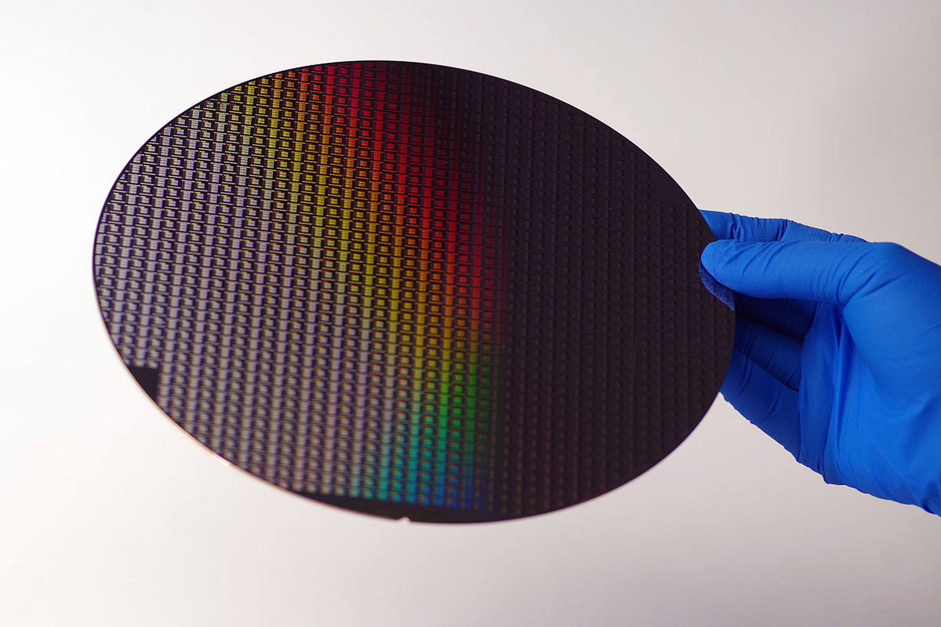 镀金晶圆回收在半导体工业中具有重要意义,通过高效回收金属涂层,减少