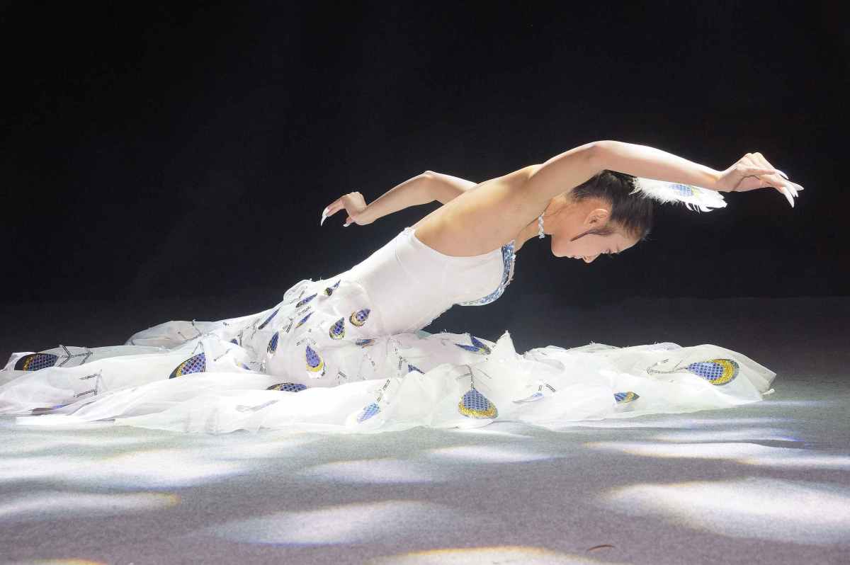 杨丽萍徒弟水月力证爱不分性别