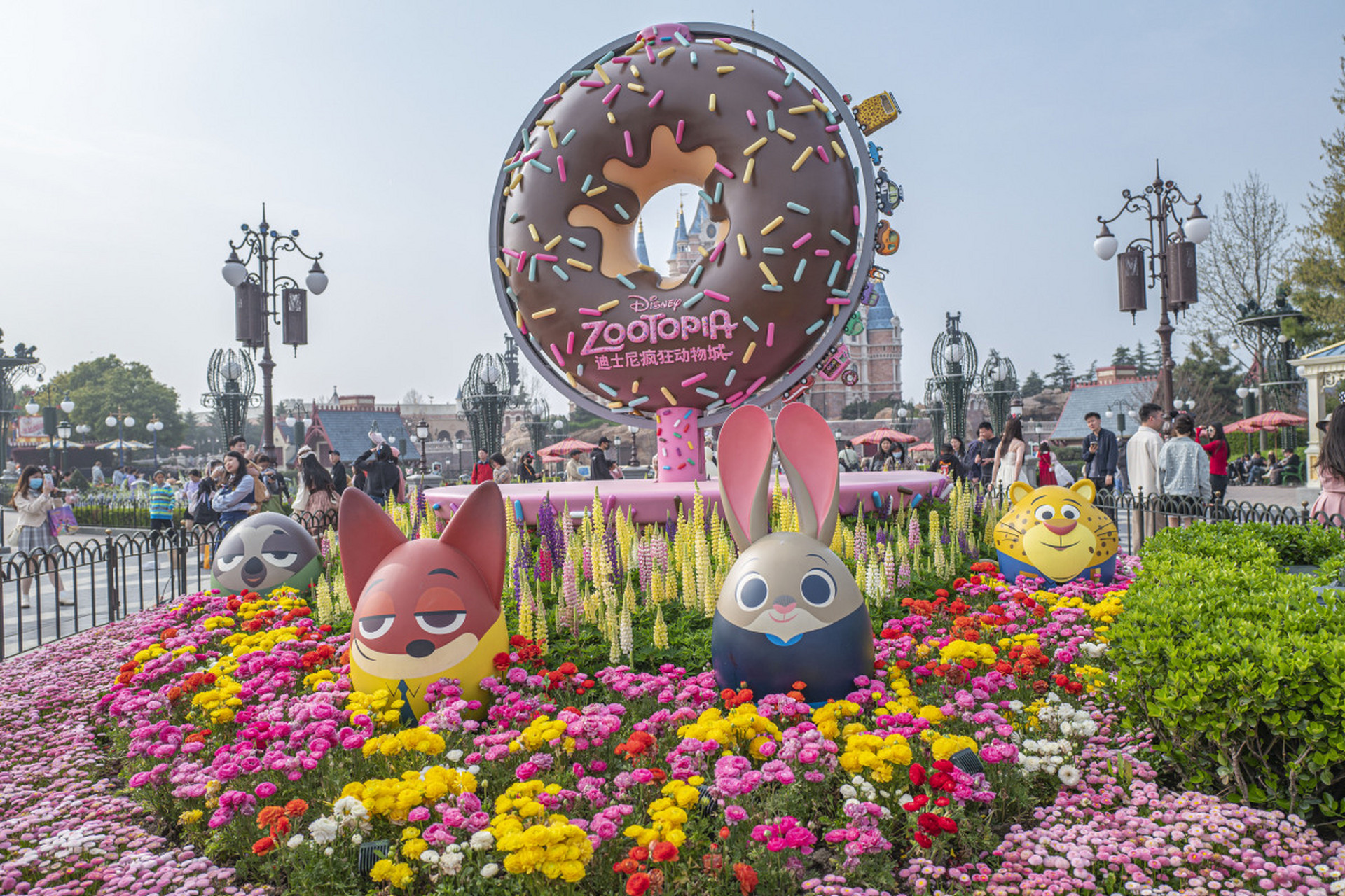 成都迪士尼乐园融合了中国特色文化元素,提供世界顶级游乐设施和服务