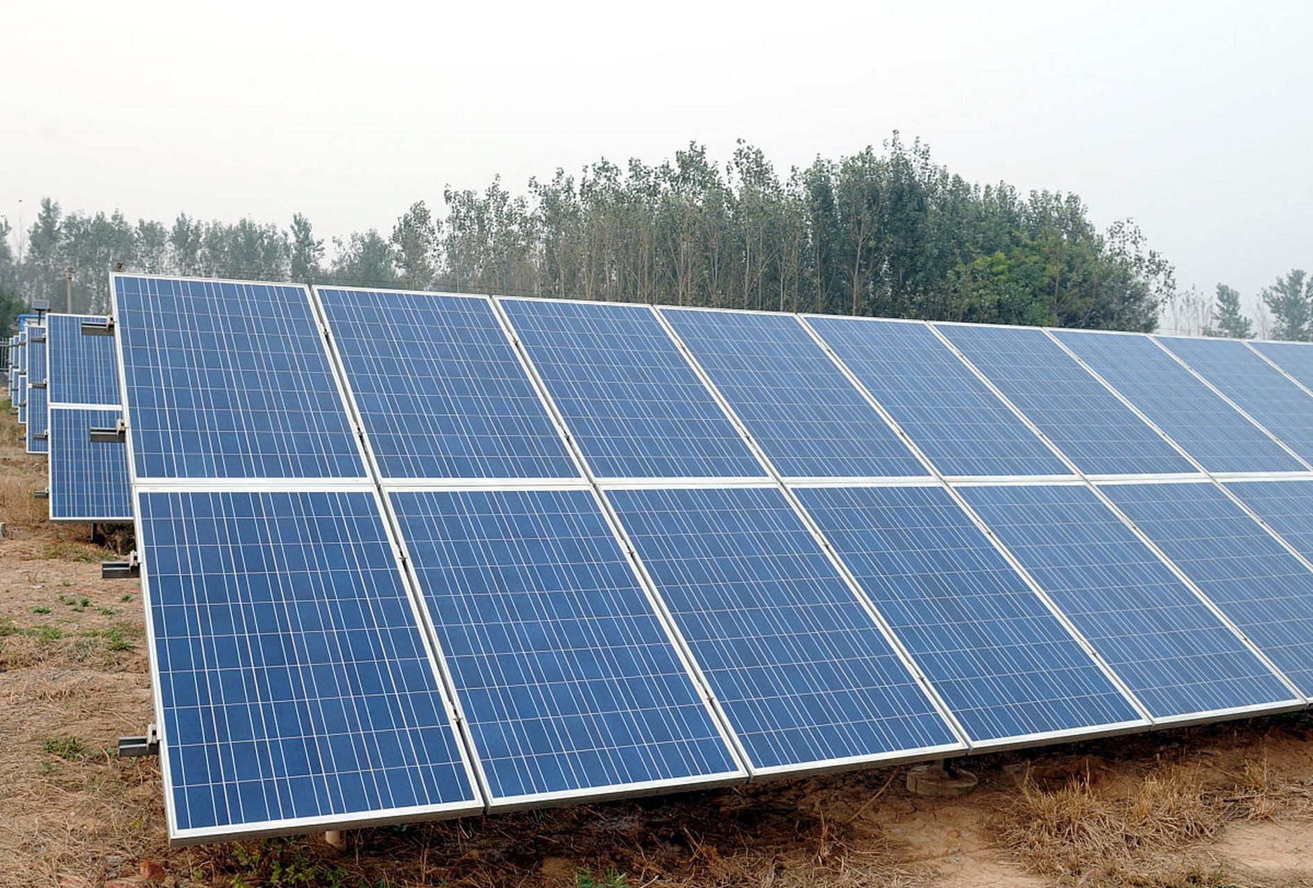 如何选择适合自己的民用光伏发电厂家?