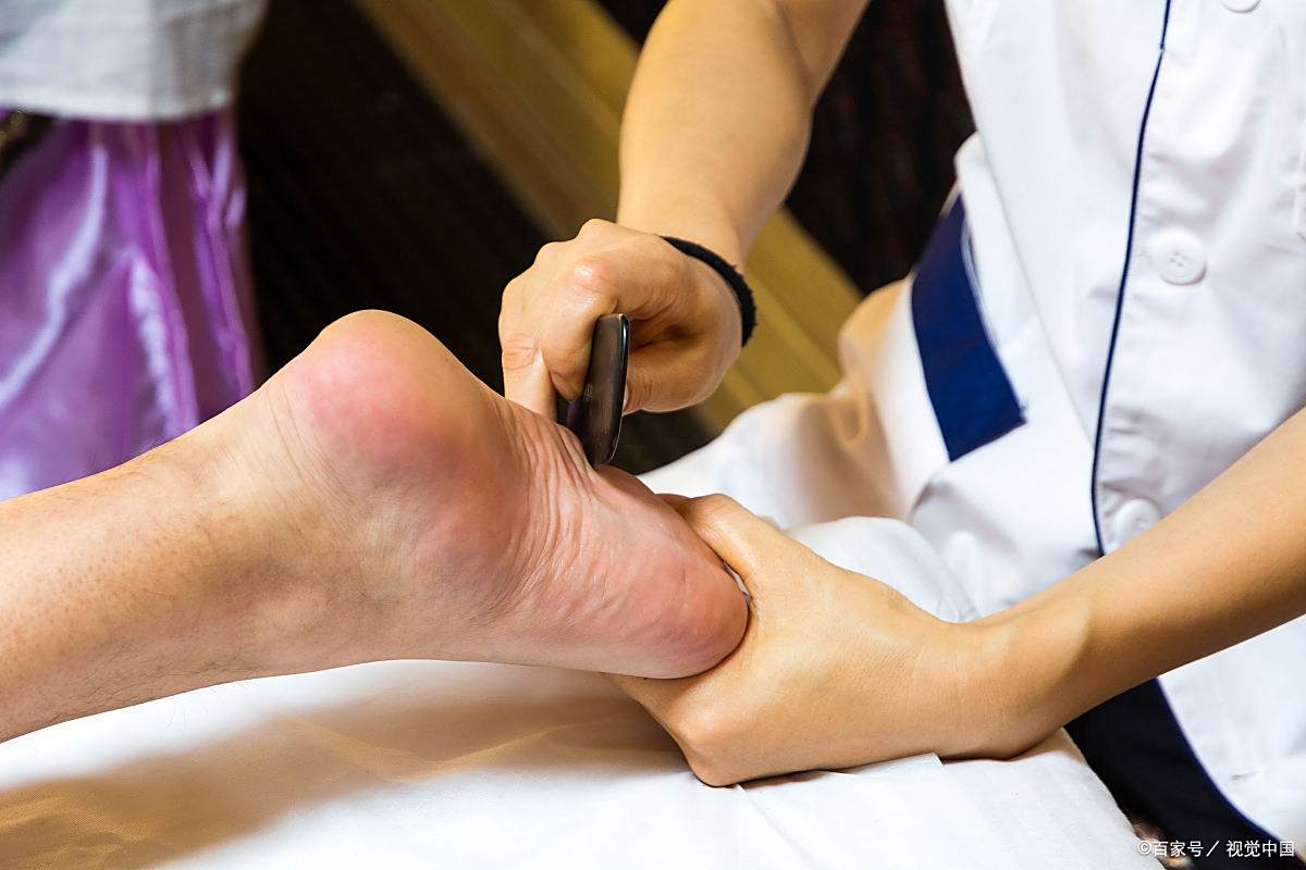 修脚界的蜜雪冰城流水线上的技师支撑足疗百亿市场