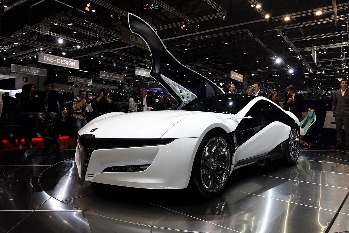 名车世界-阿尔法罗密欧4c