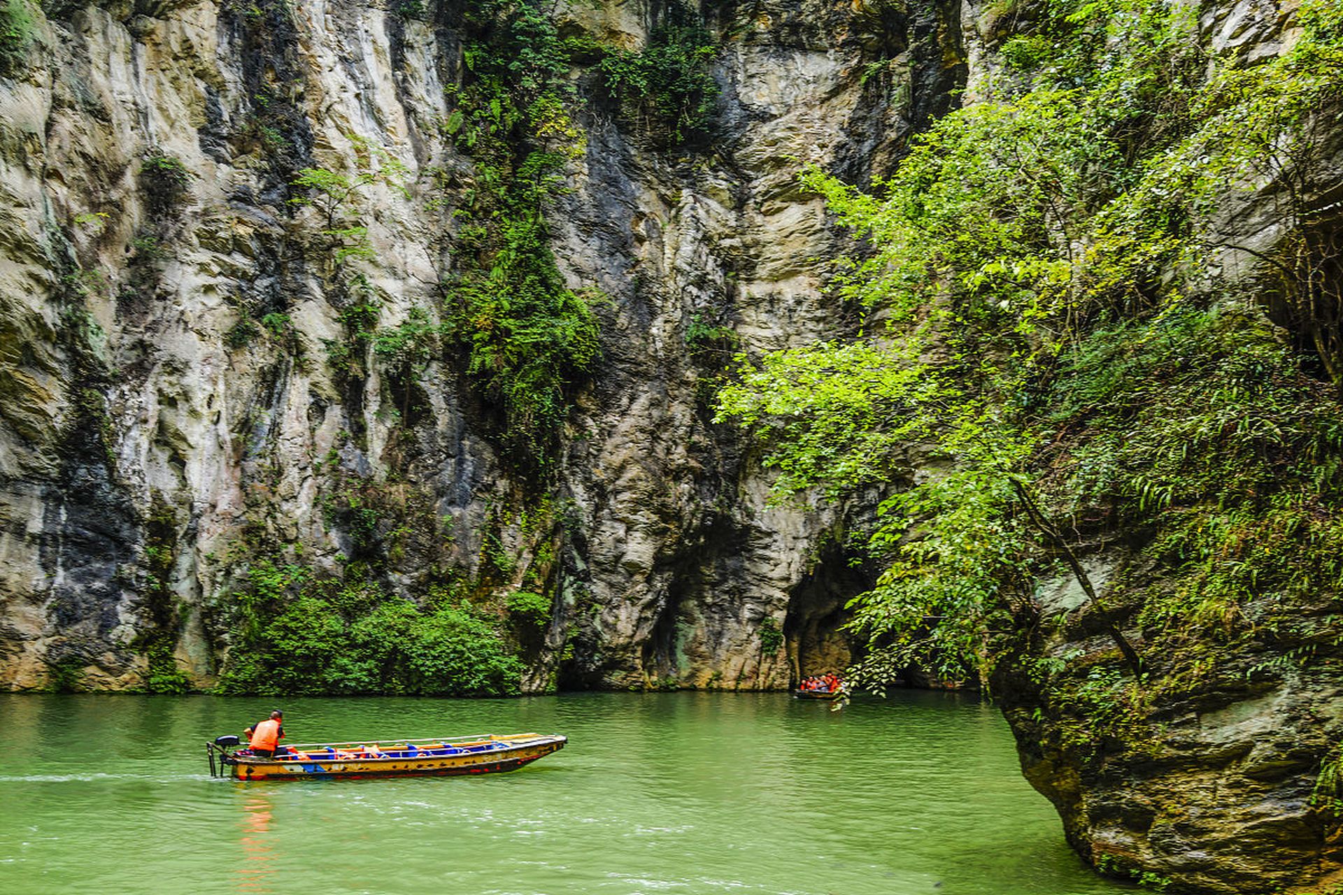 今天,就让我们一起揭开舞阳河风景区的神秘面纱,领略那里的绝美风光.