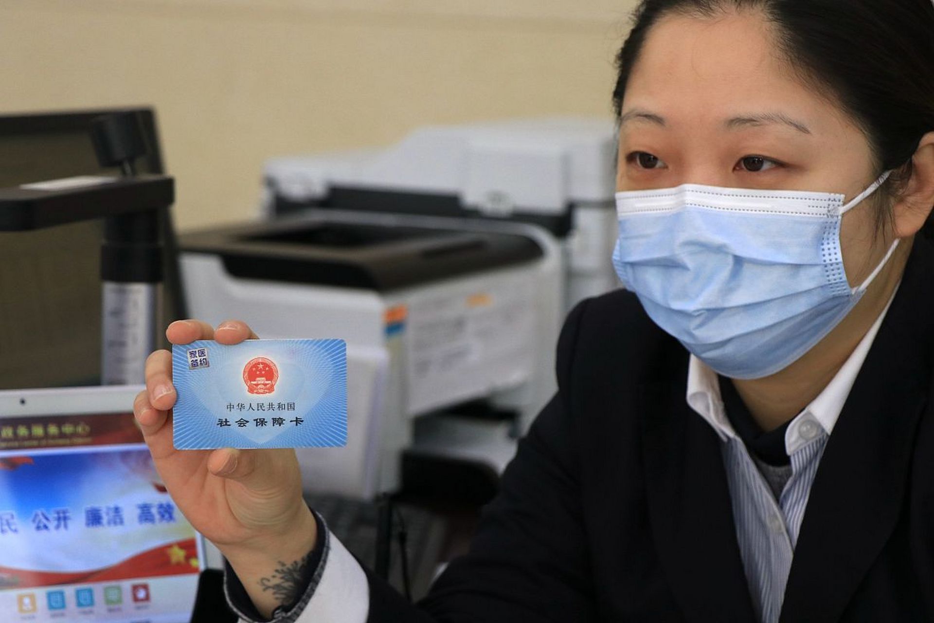 学生医保卡其实就是指居民医保,其是没有个人账户的,但是有统筹账户