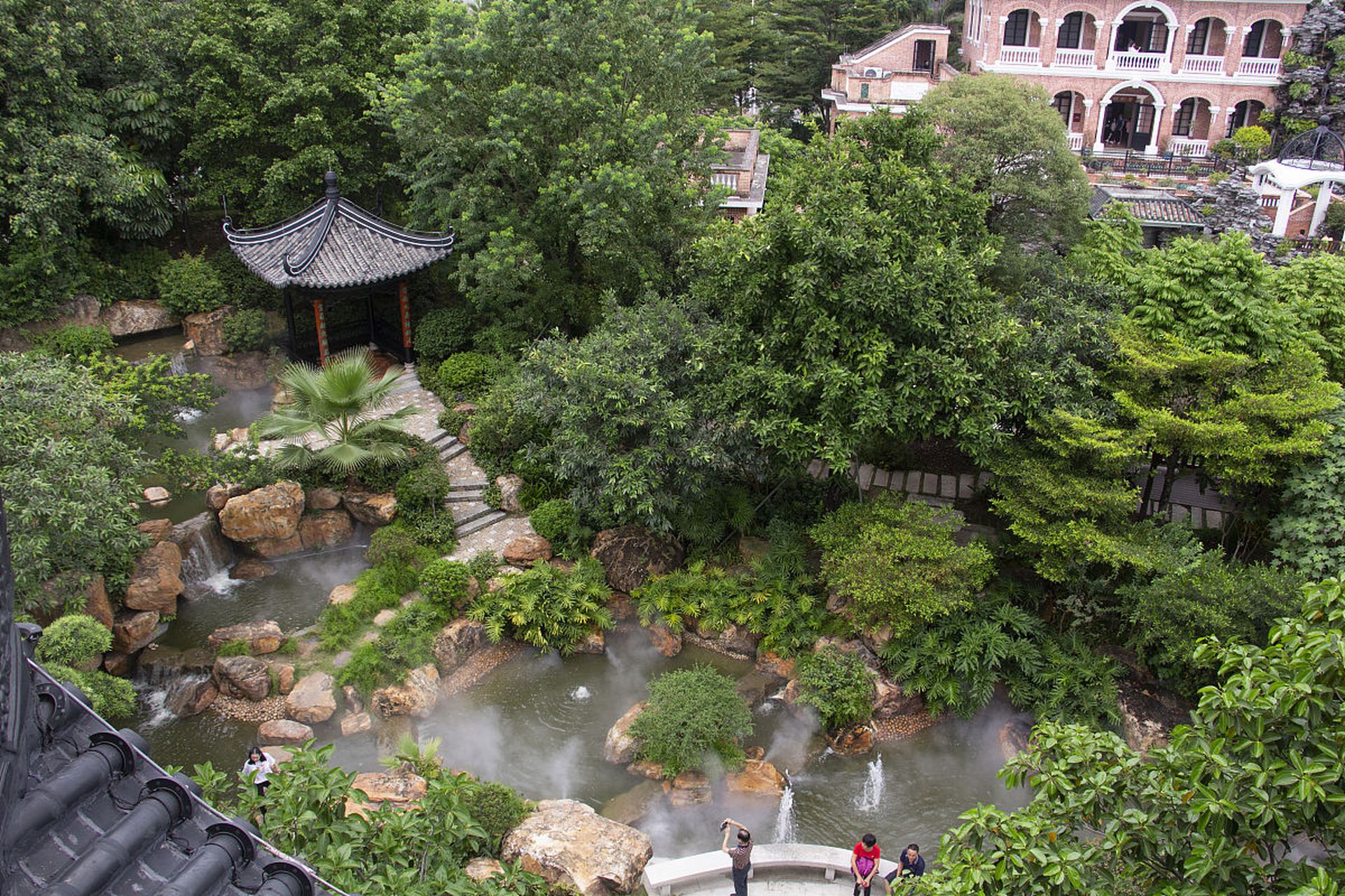 美好的季节,我和同事们计划了一次温泉养生之旅,前往重庆南温泉公园