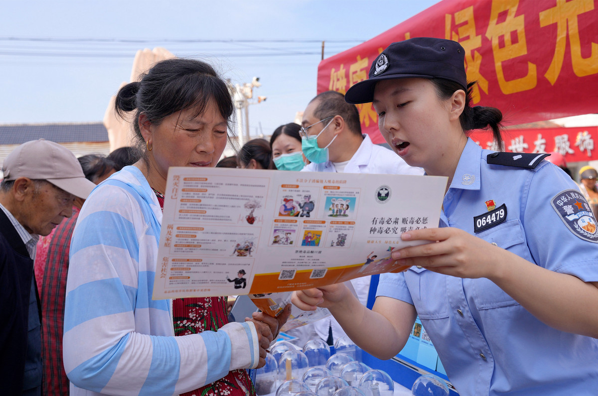 蜜蜂&ldquo;打群架&rdquo;，民警直接上门&ldquo;劝架&rdquo; 蜂农损失惨重求调解