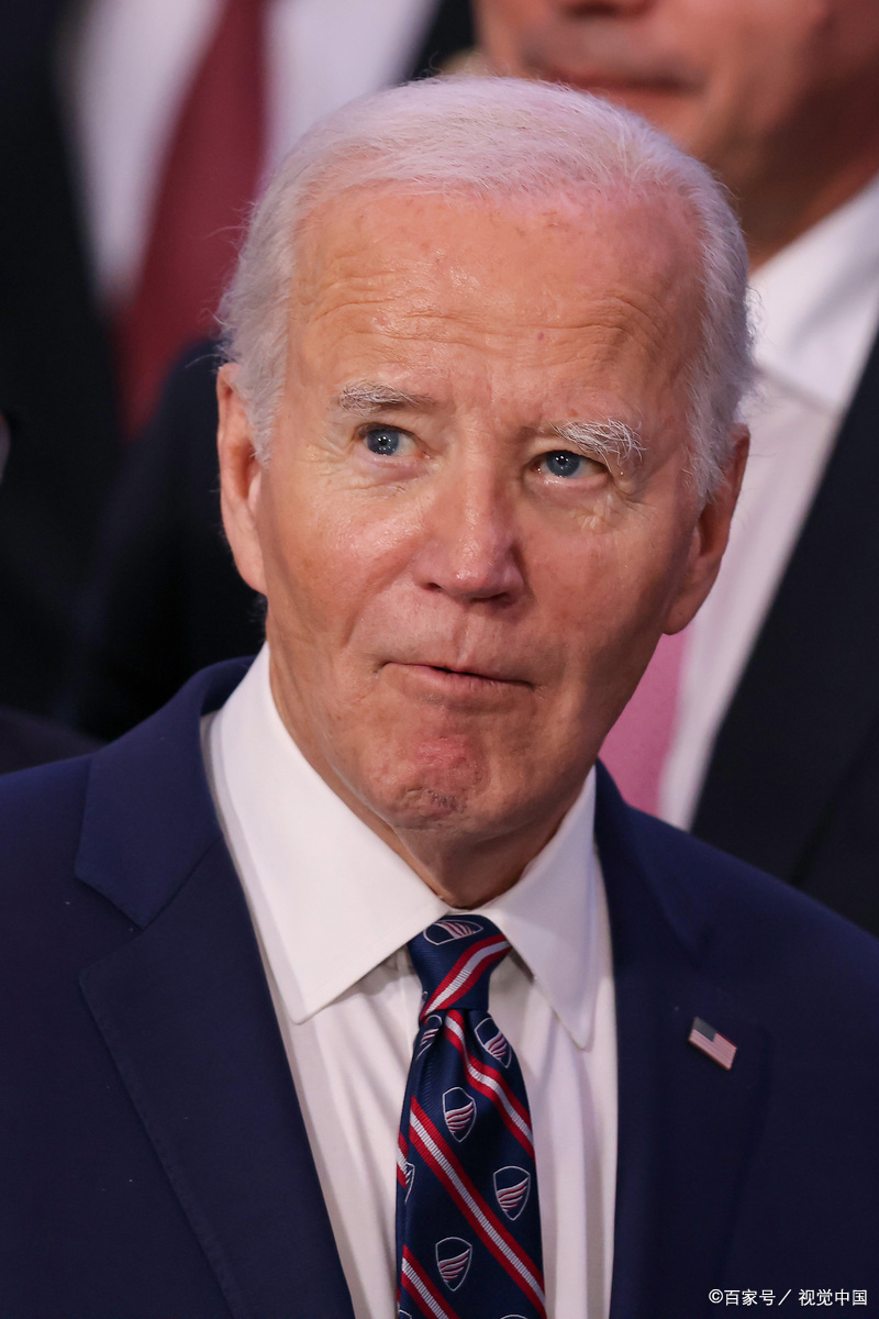 1 环球时报最新消息指出,美国总统拜登于近日作出了一个出人意料的
