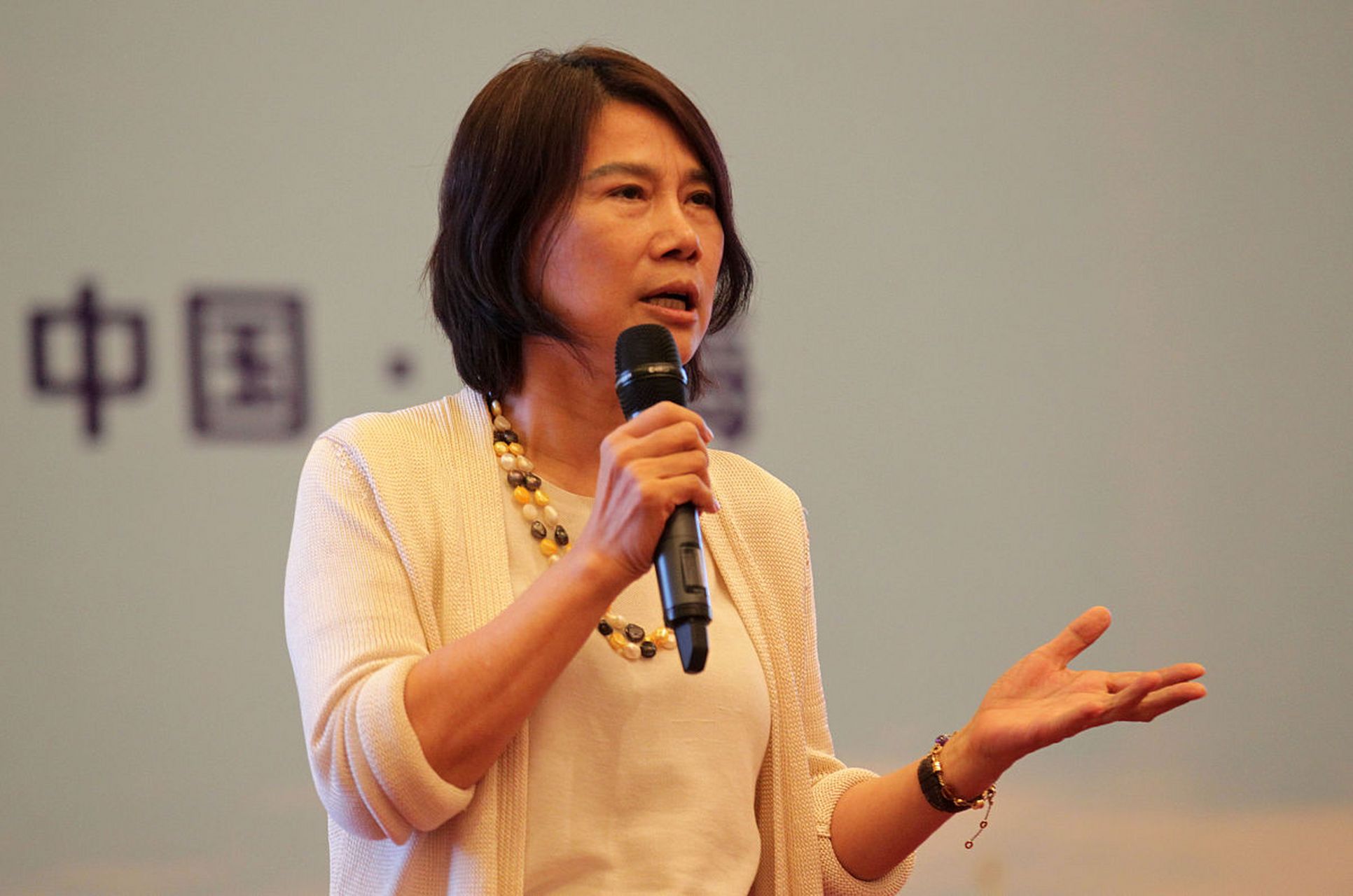 董明珠提议30亿回购格力电器#  是否意味着格力的股价被低估了?