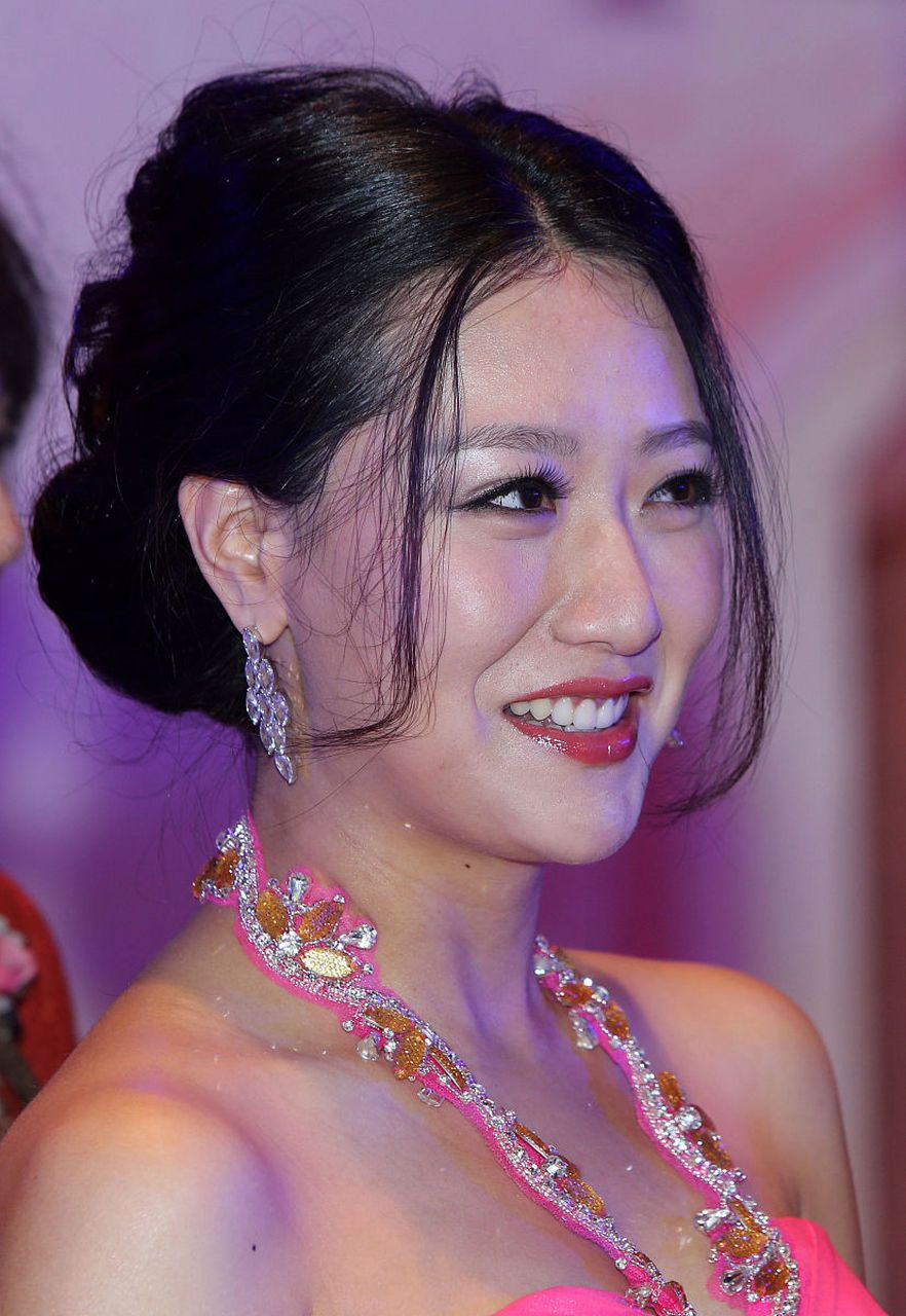 演员白冰,金喜善接班人,美若天仙 白冰(michelle),原名陈东,1986年5月