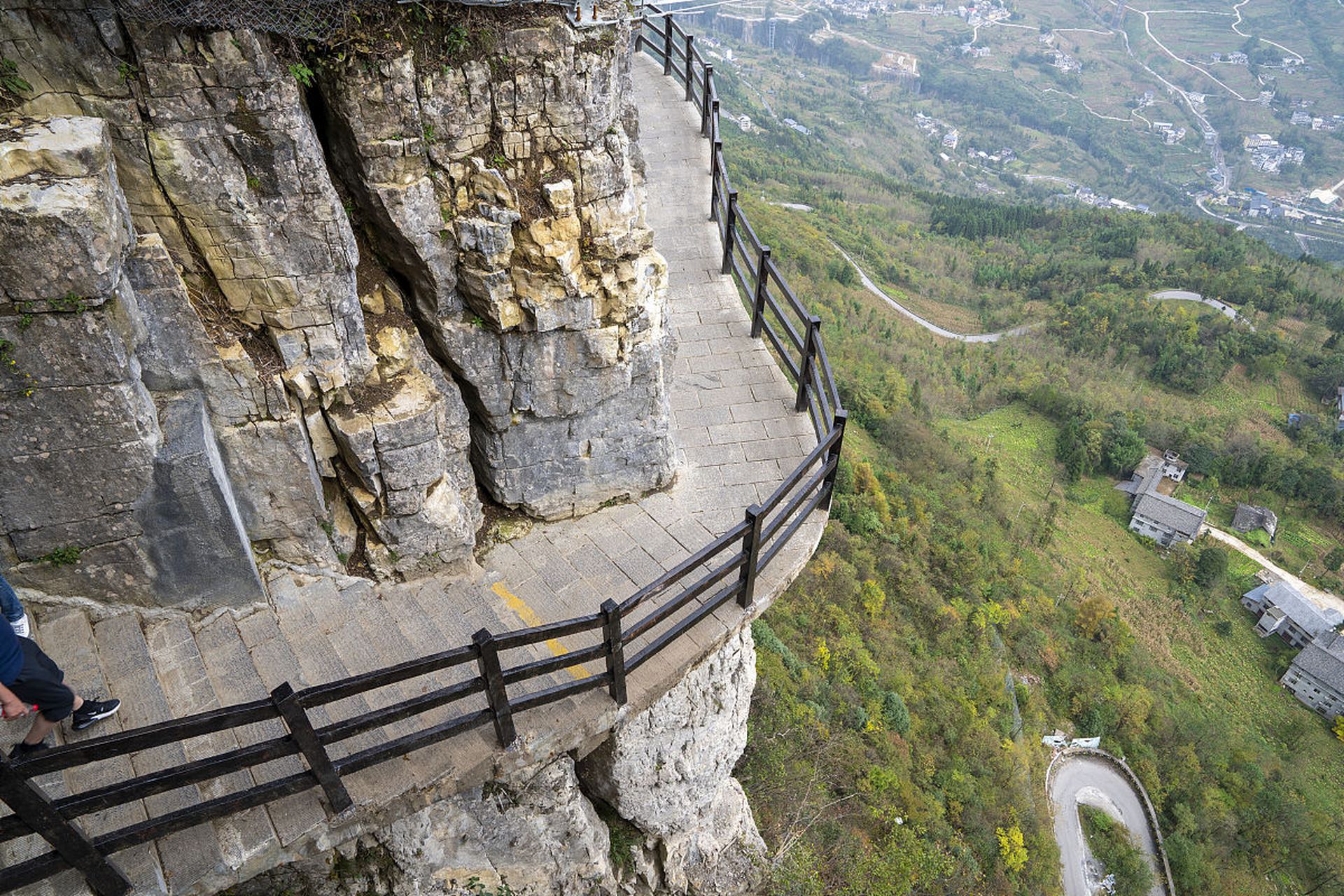 我给大家介绍一个国家5a级旅游景区:广元市剑门蜀道剑门关旅游区.