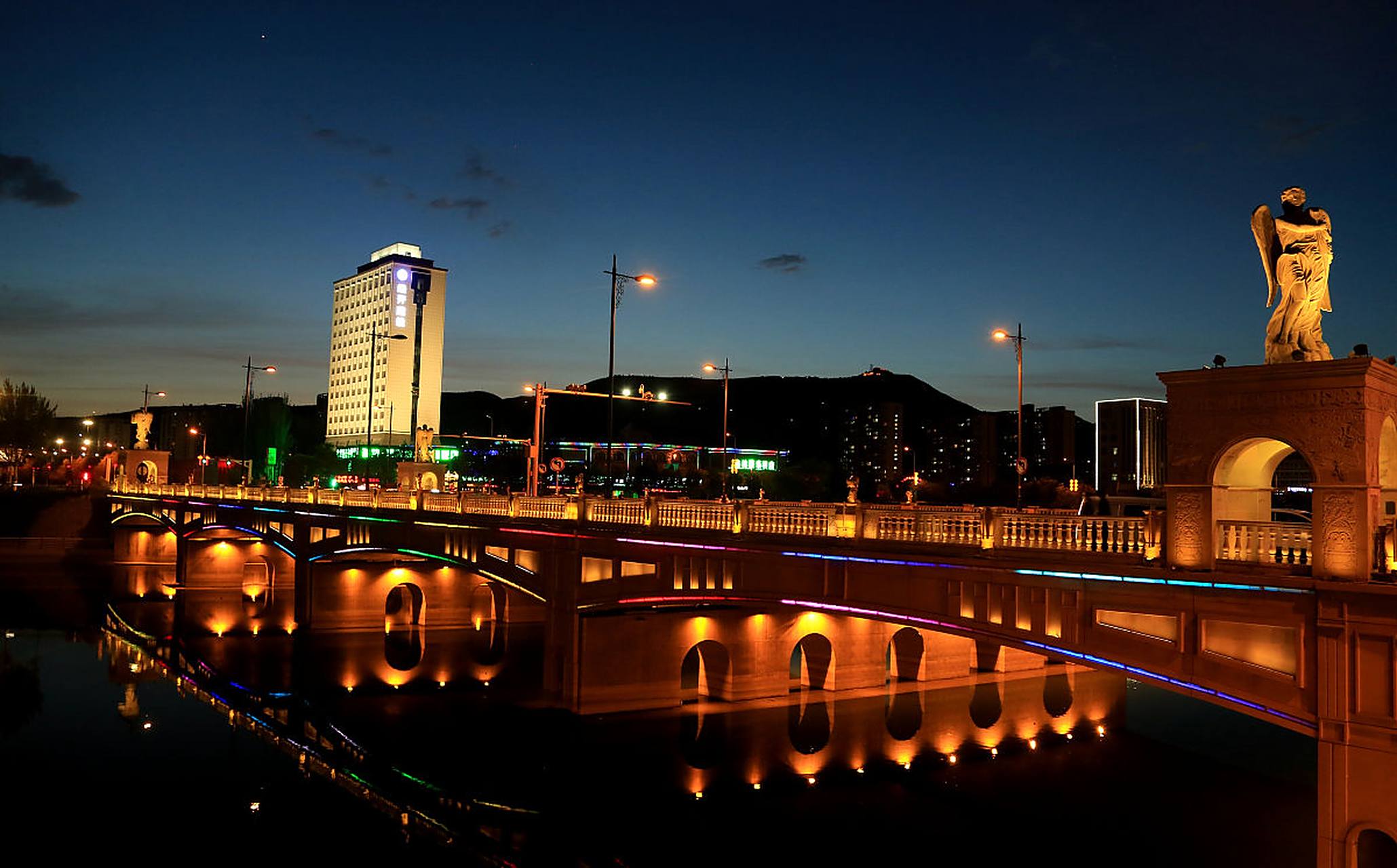 美好辽宁欢迎您# 本溪的夜景 #振兴新突破辽宁杠杠滴# 非常的有髁力