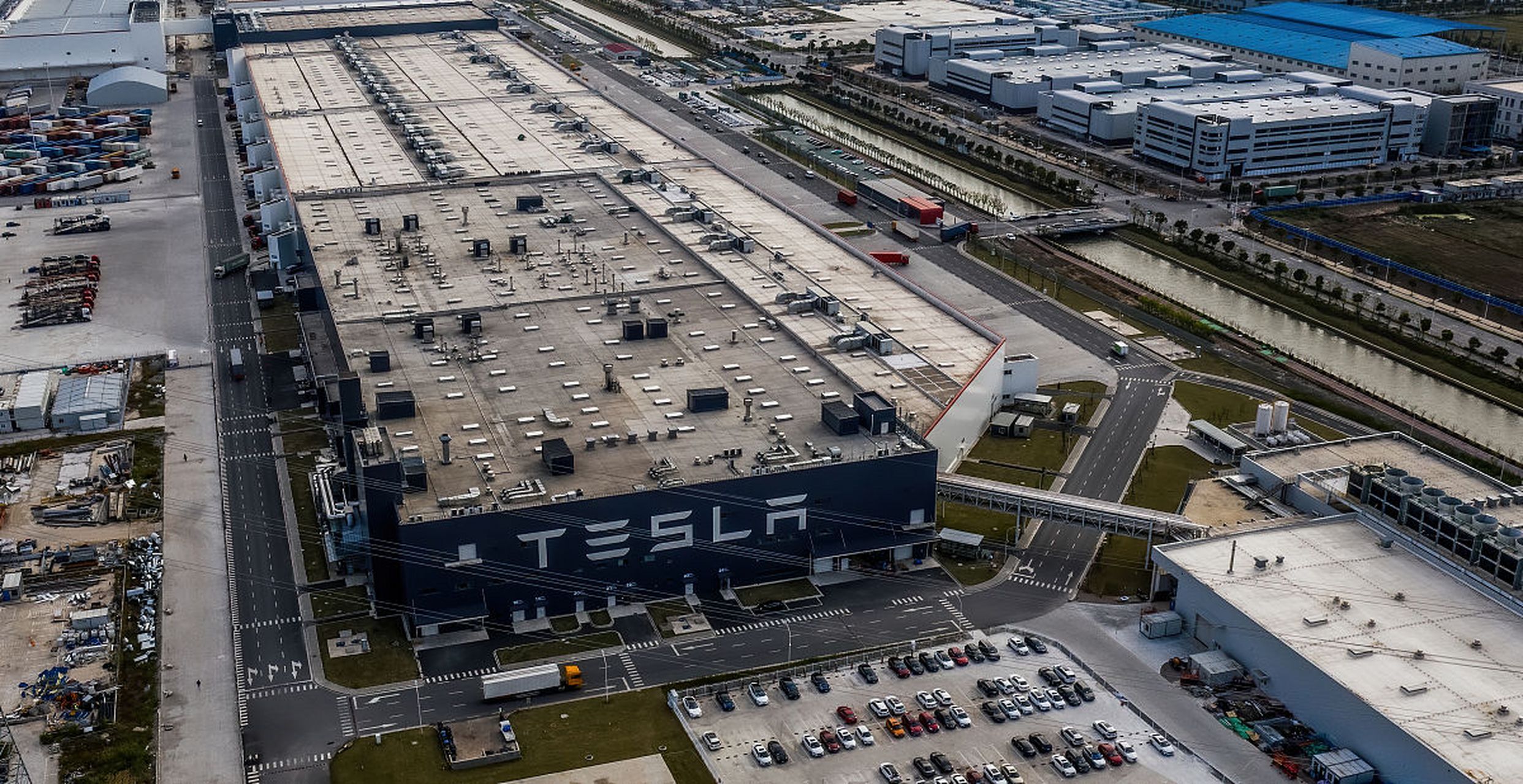 几天前,特斯拉宣布柏林超级工厂的"千兆列车"的火车班车服务正式客è