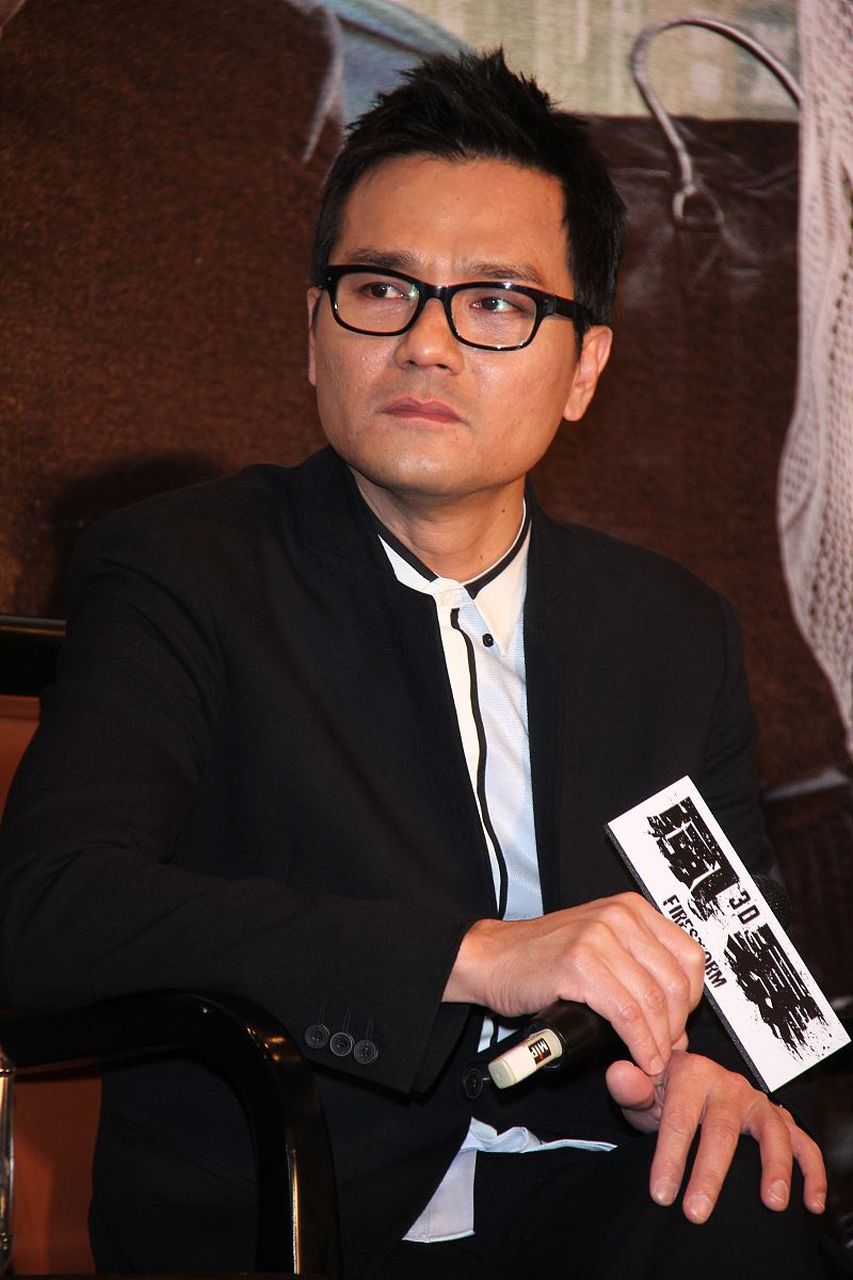 10岁了 2,婚姻状况:离异后再婚,现任妻子是芒果台的主持人杨乐乐;前妻