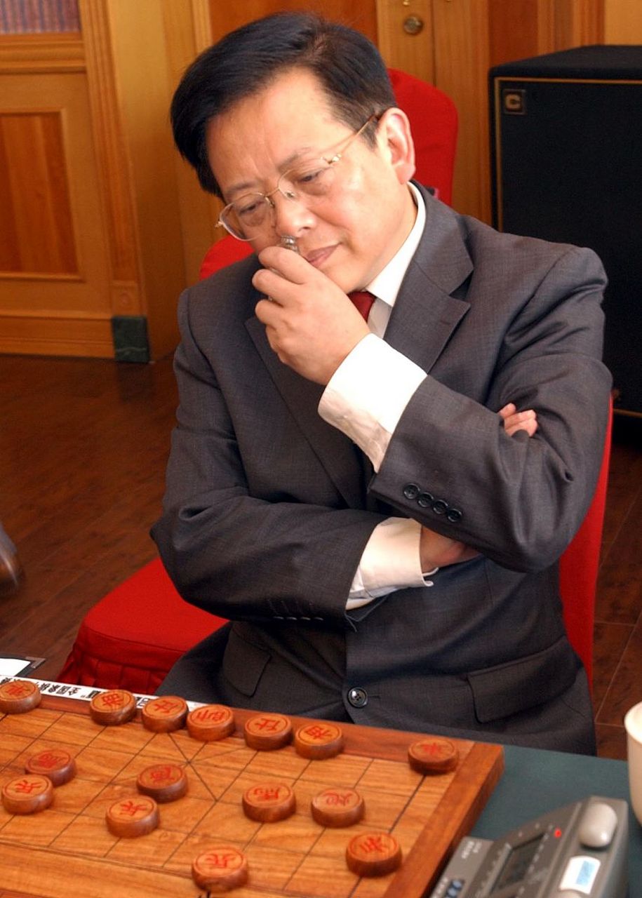 一代宗师胡荣华.