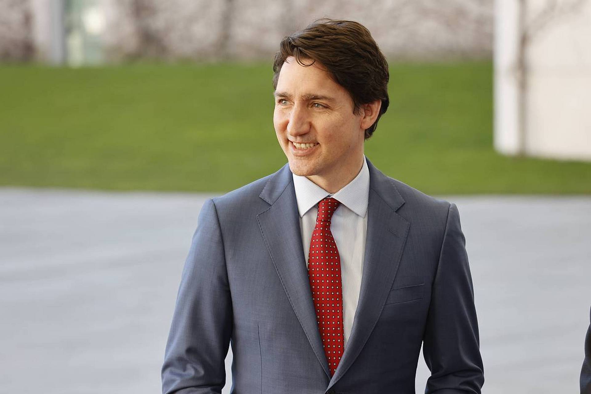 特鲁多周三在社交媒体宣布,他与妻子苏菲在"艰难而有意义的"交谈后