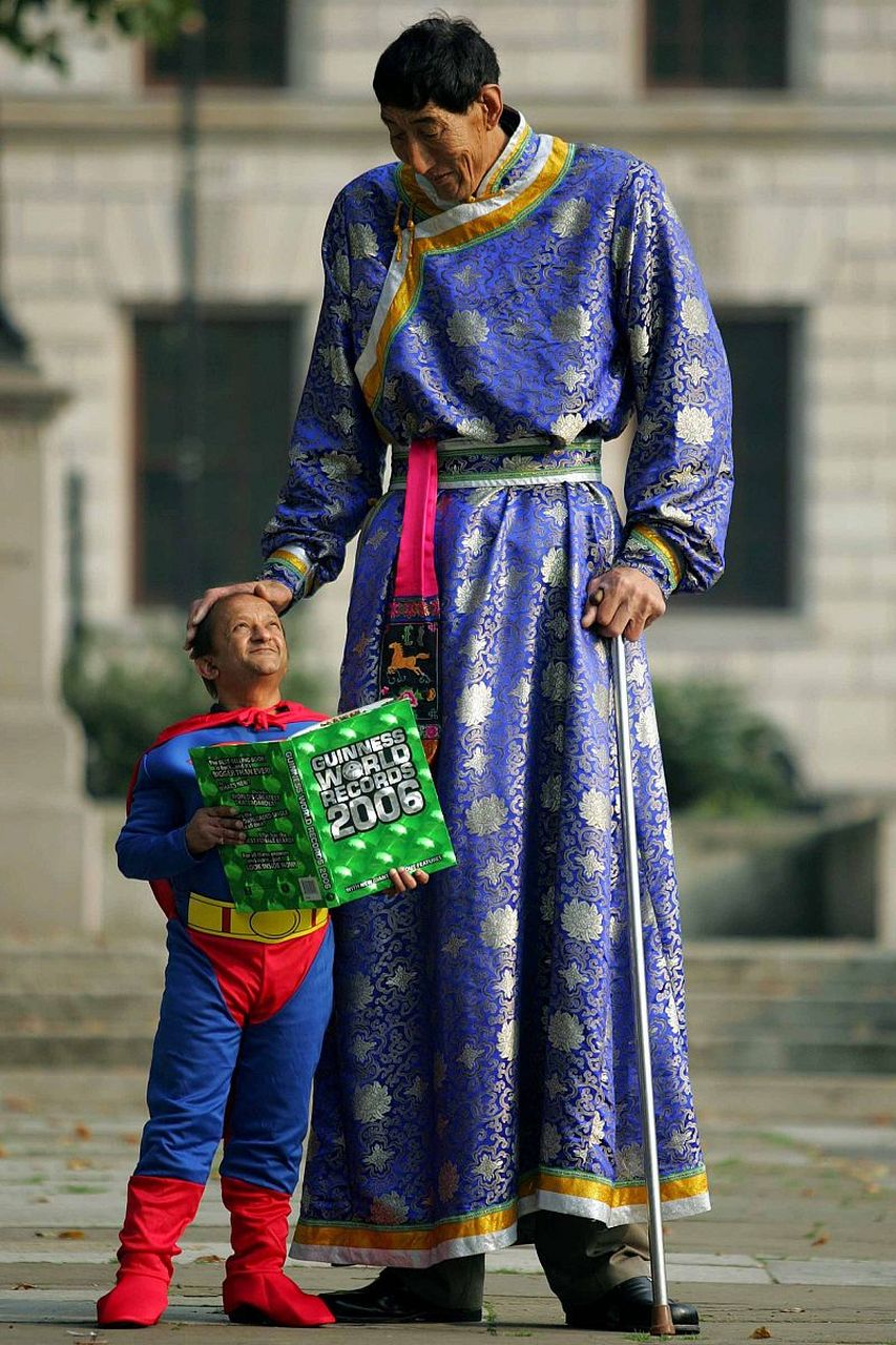 罗伯特·瓦德罗被称之为世界第一巨人2米74,打破人类身高的最高记录.