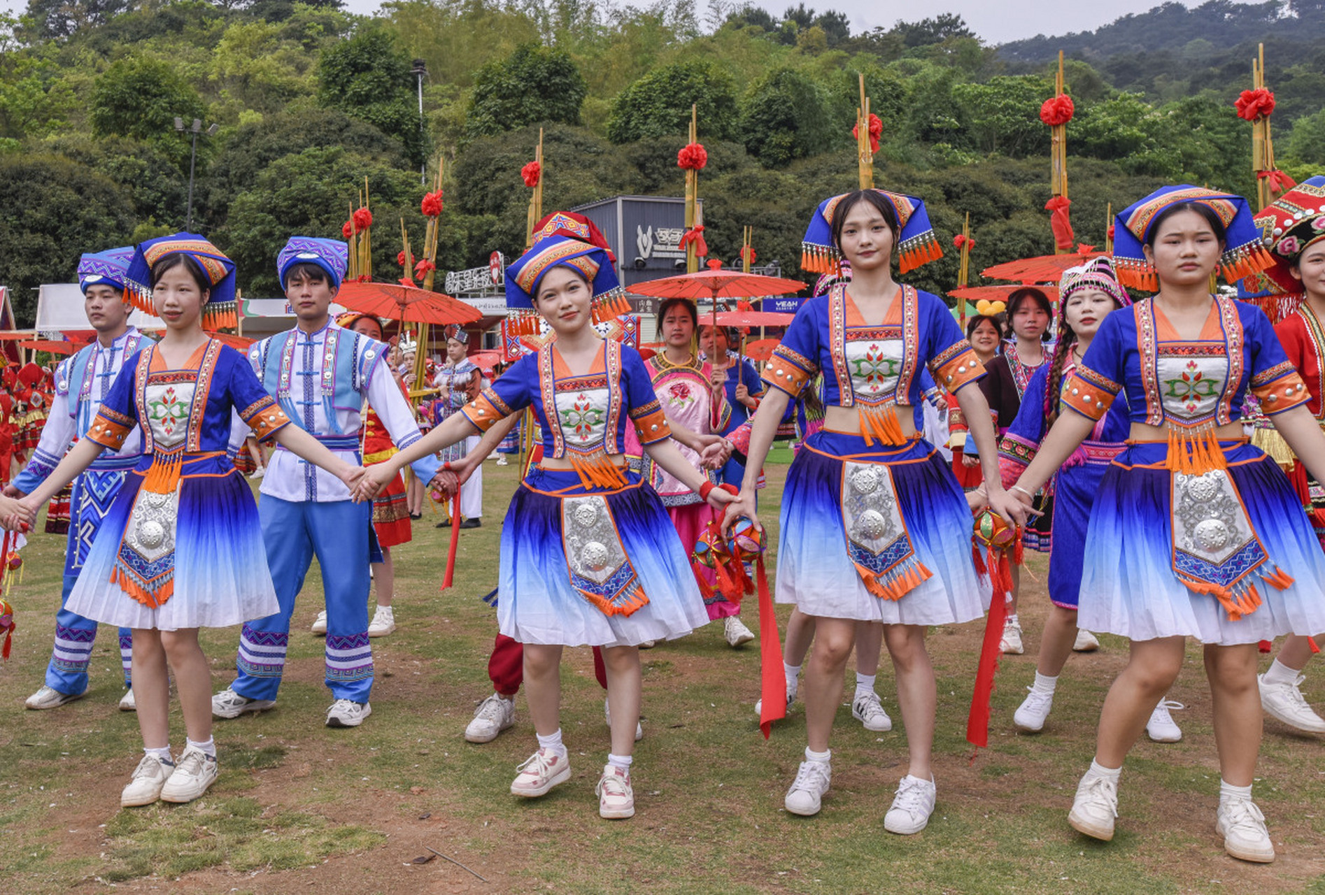 来广西对山歌,广西三月三,接下来全国都要羡慕广西了,壮族三月三独有